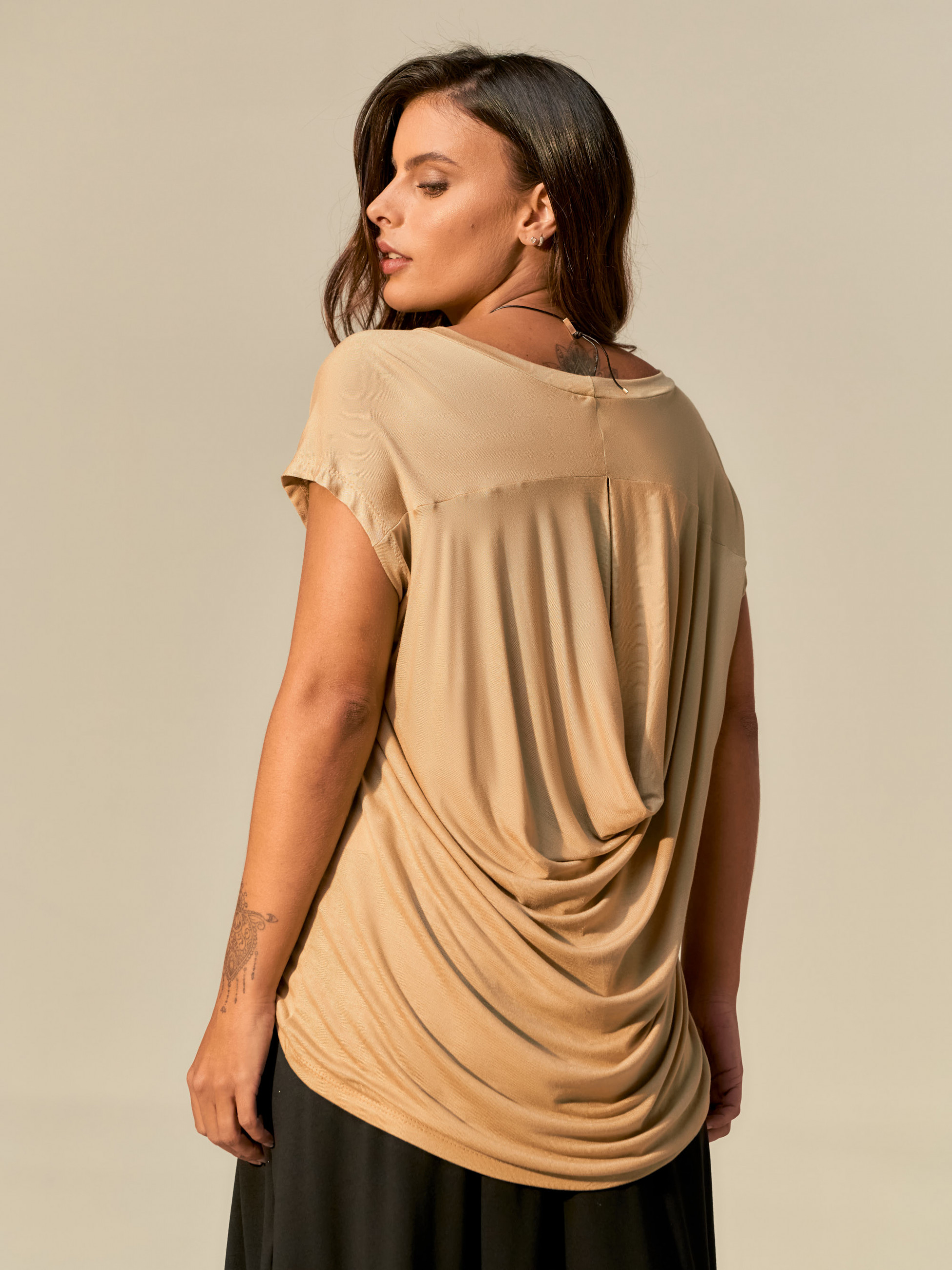 Blusa Soft Drapeada Costa Cáqui
