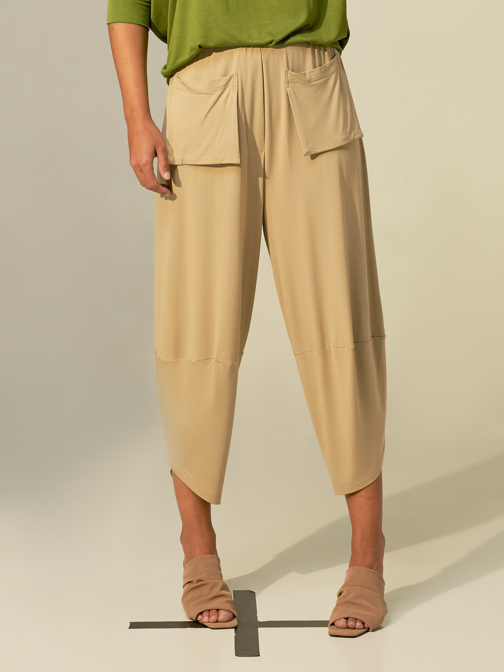 Calça Pantacourt Cáqui