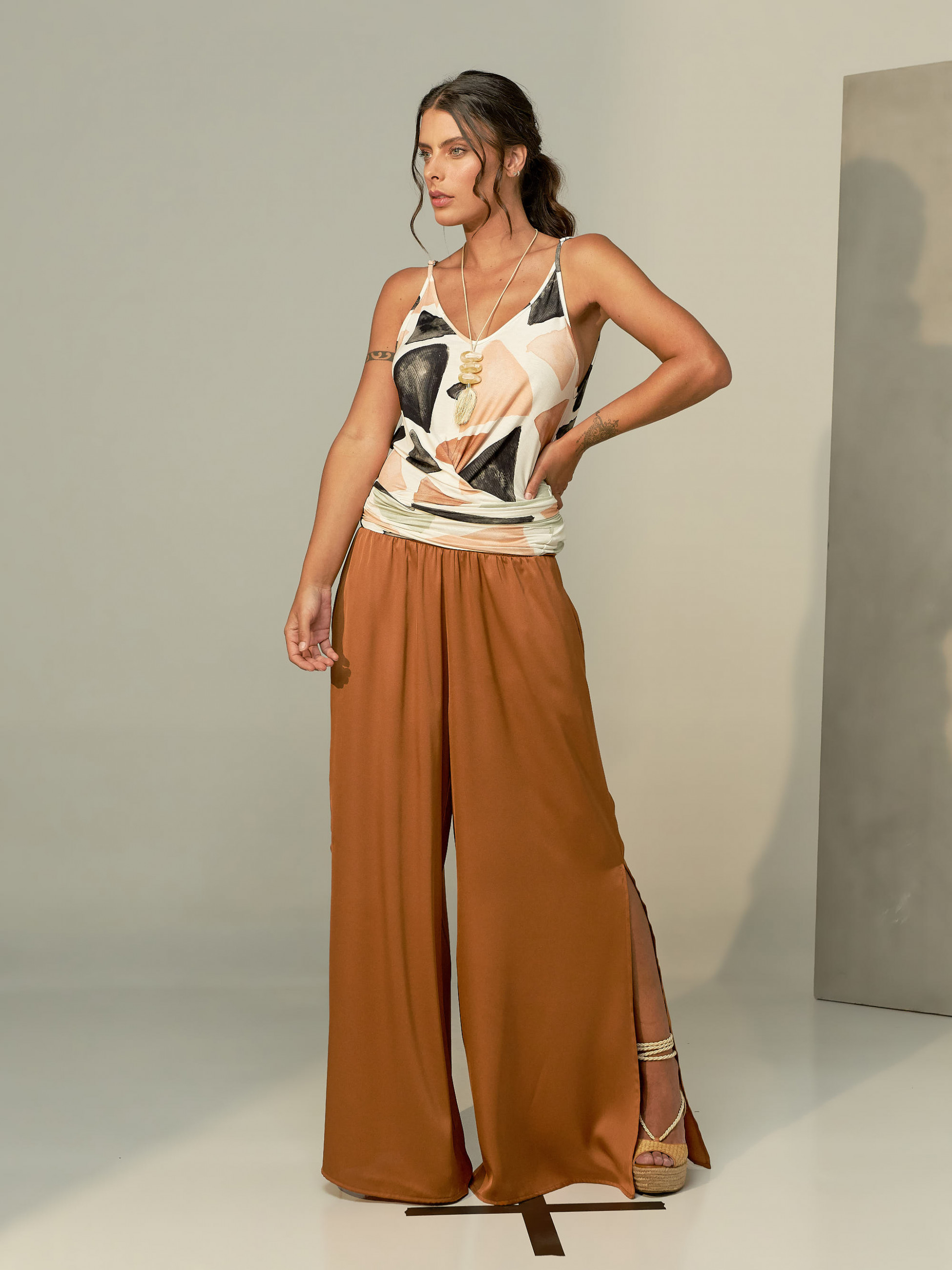 Calça Pantalona Acetinada Tamarindo