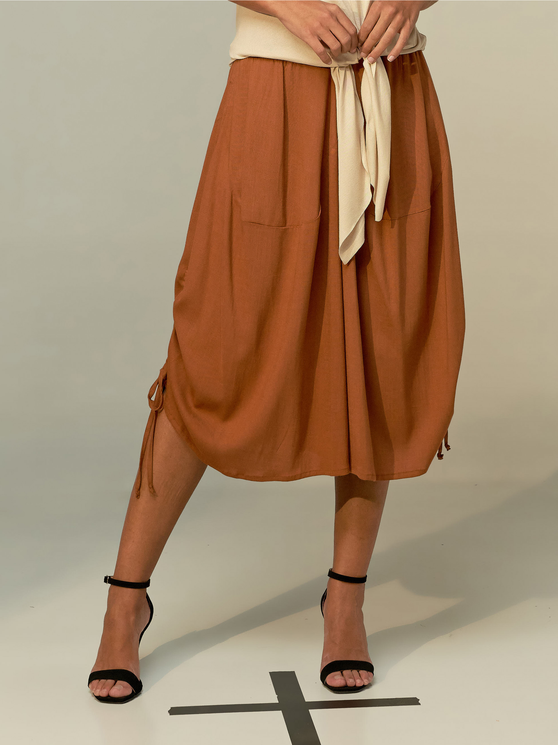 Calça Pantacourt Linho Tamarindo