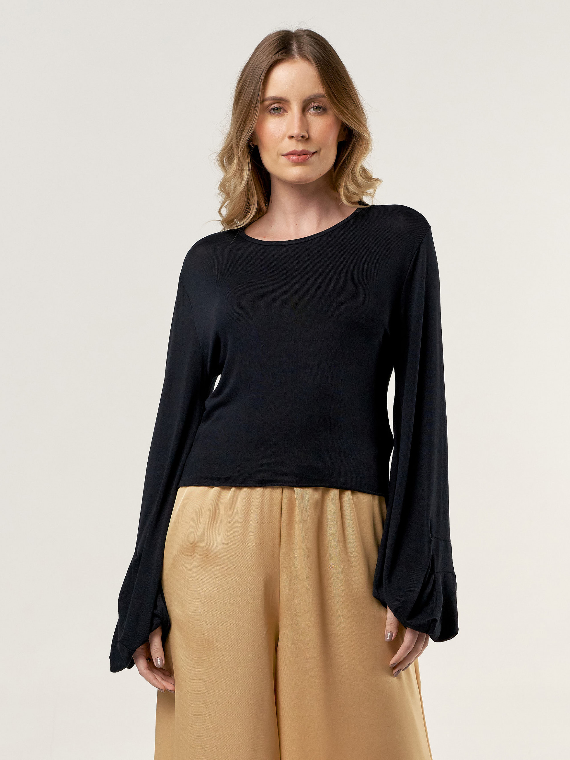 Cropped Manga Franzida Preto