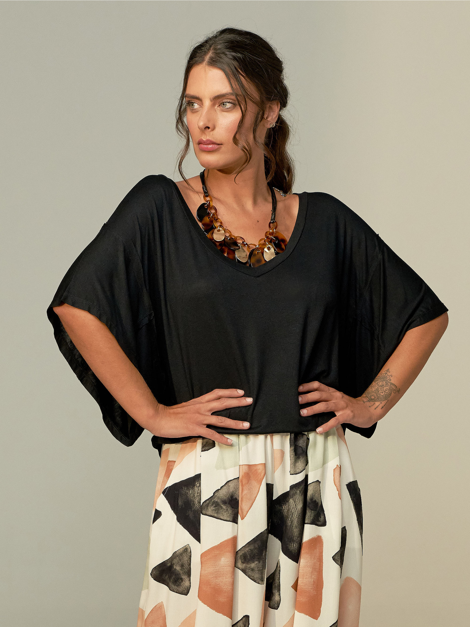 Blusa Soft Gola V Preta