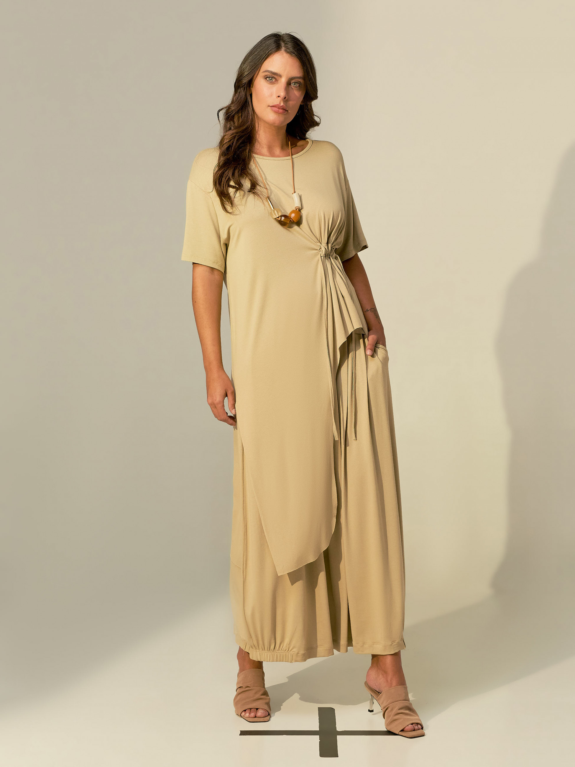 Blusa Assimétrica Franzida Cáqui