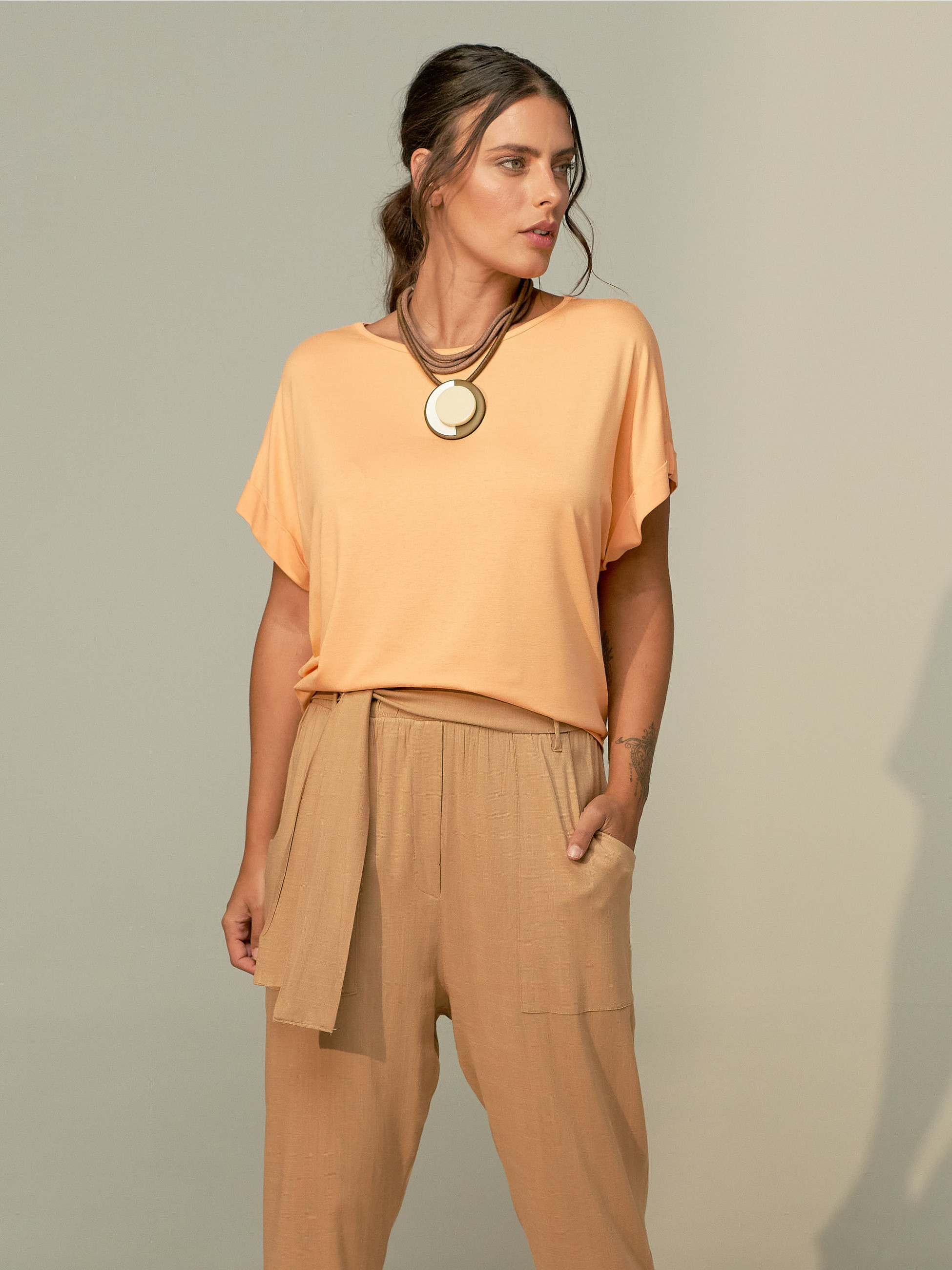 Camiseta Manga Morcego Pêssego