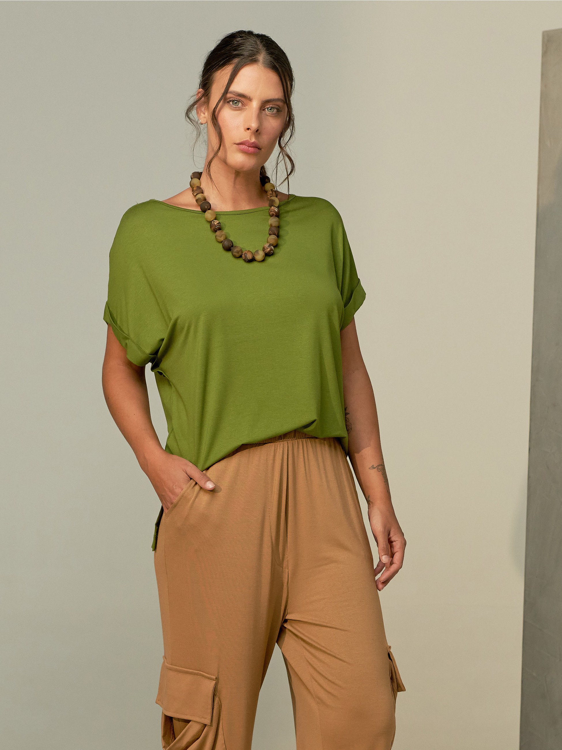 Camiseta Manga Morcego Abacate