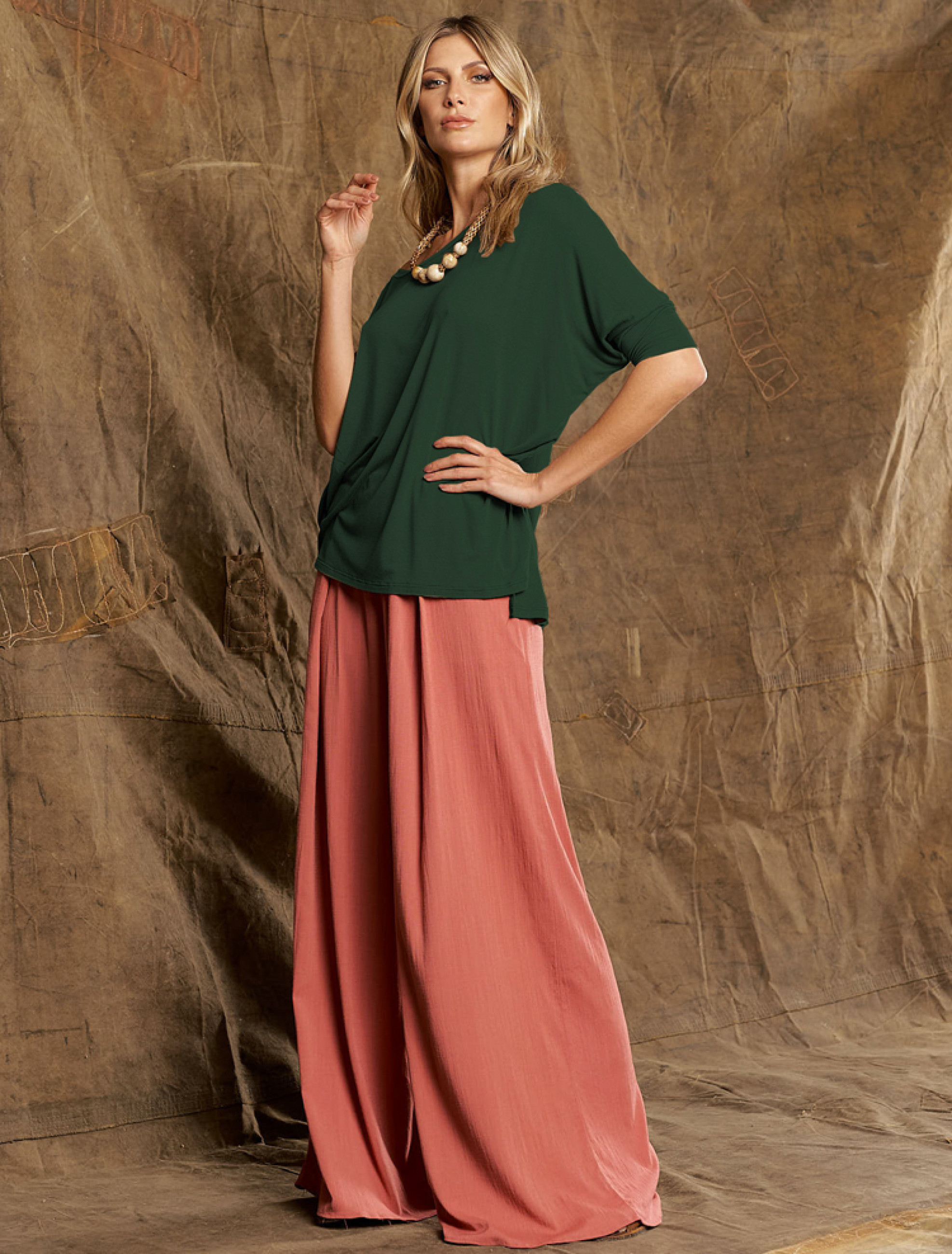 Blusa Quadrada Verde Folha 