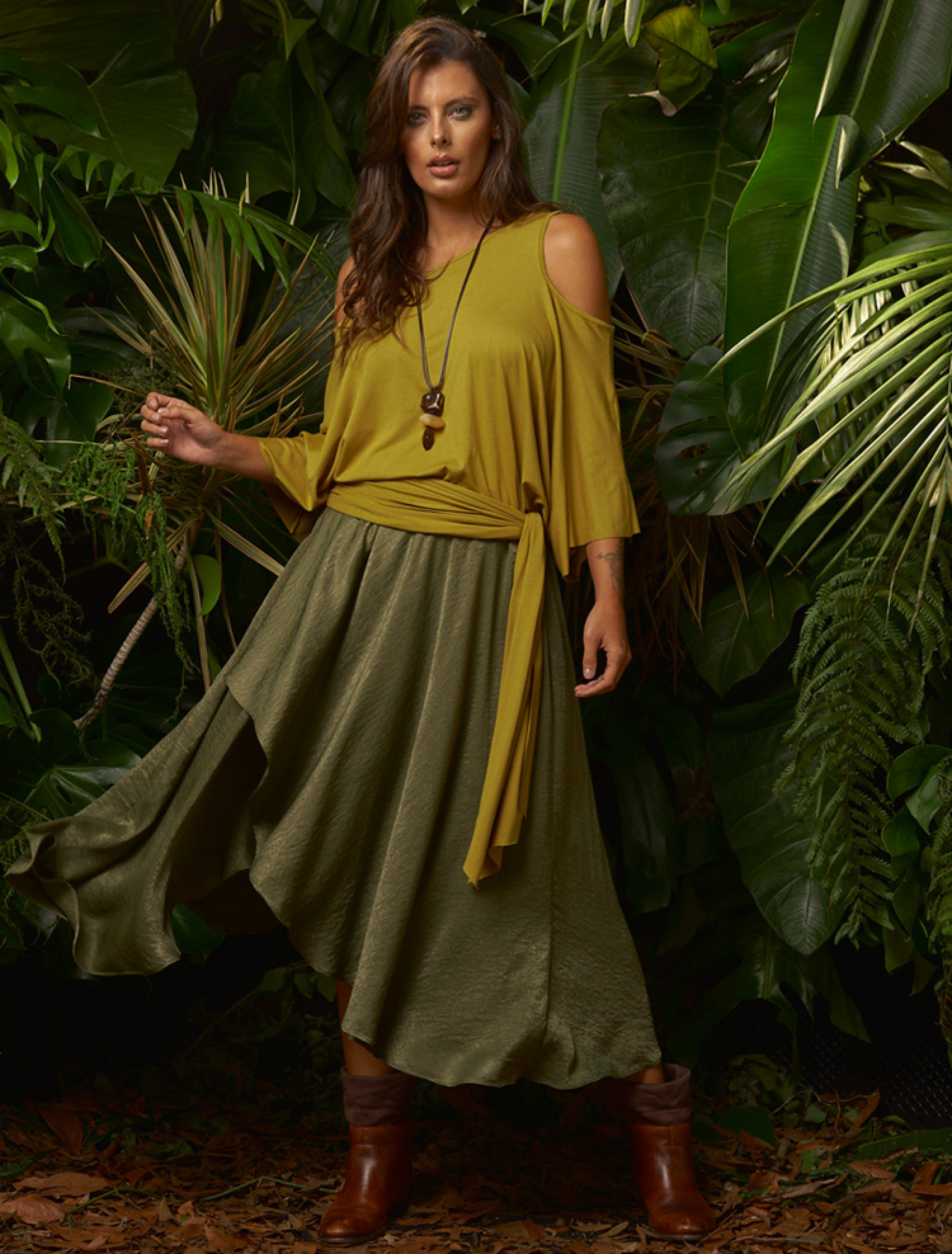 Saia Camadas Acetinada Verde Folha