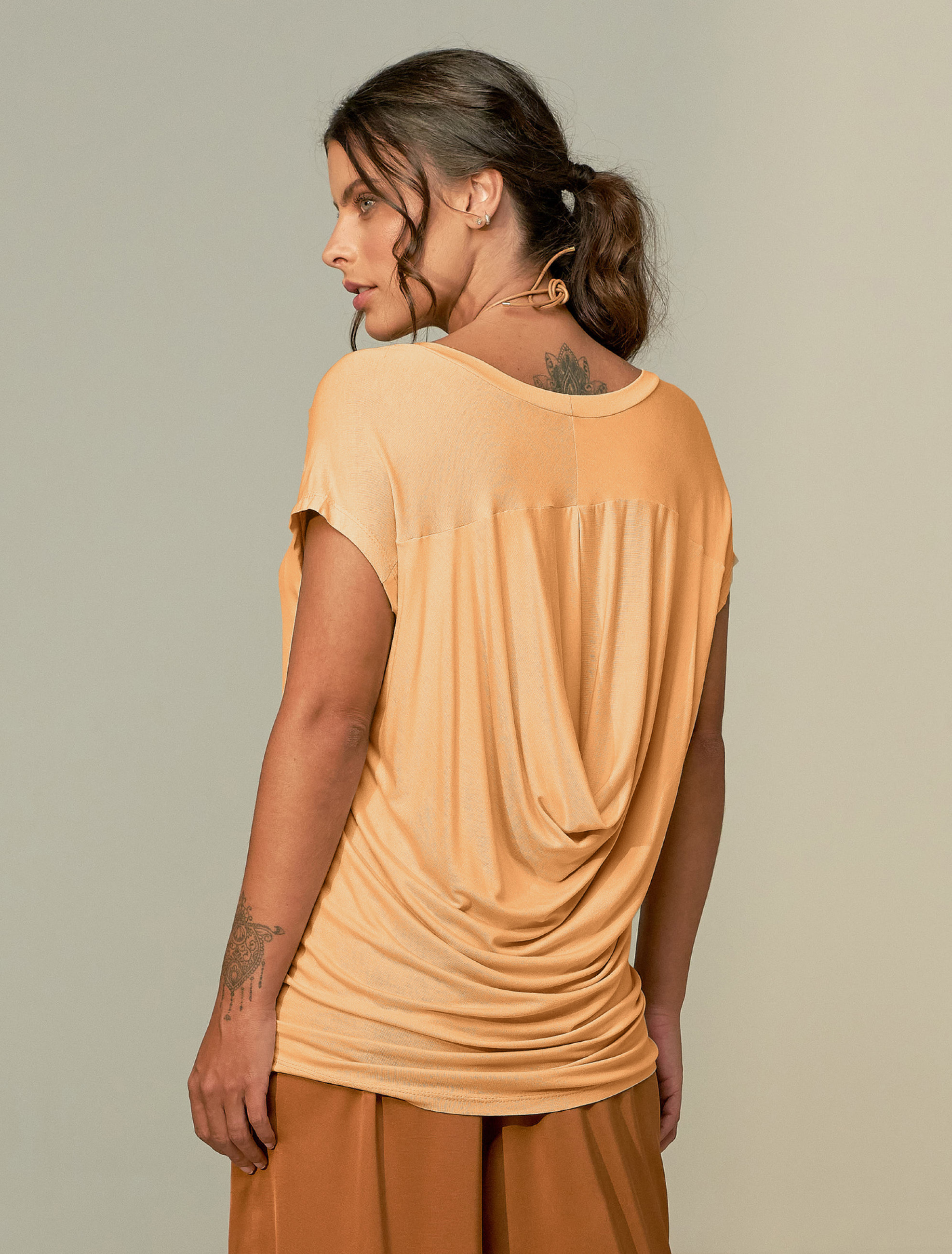 Blusa Soft Drapeada Costa Pessego