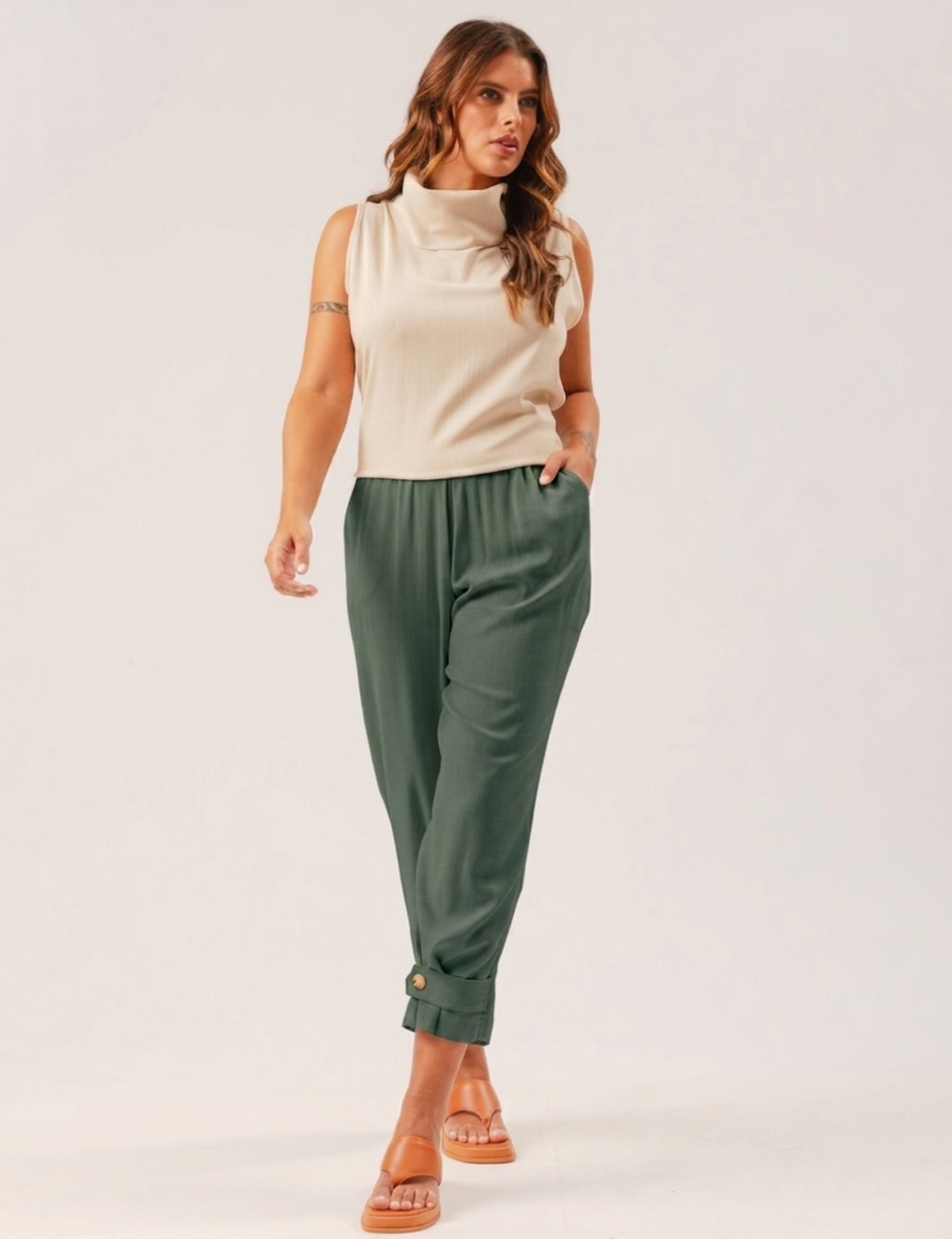 Calça Linho Botão Barra Verde Salvia