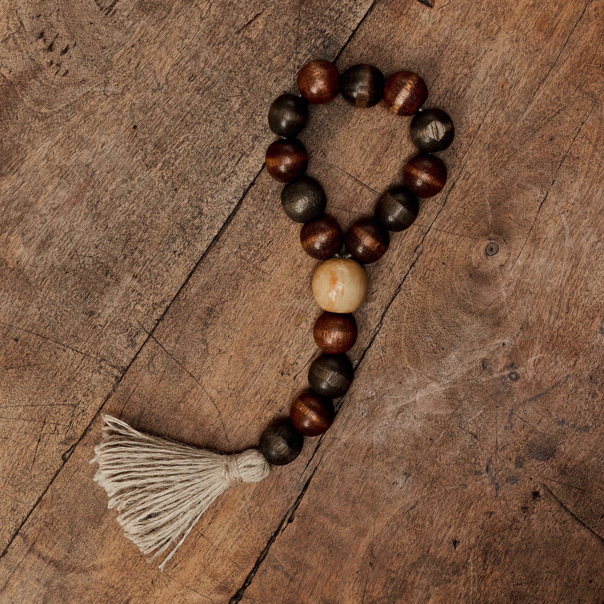 Adorno Madeira Castanho