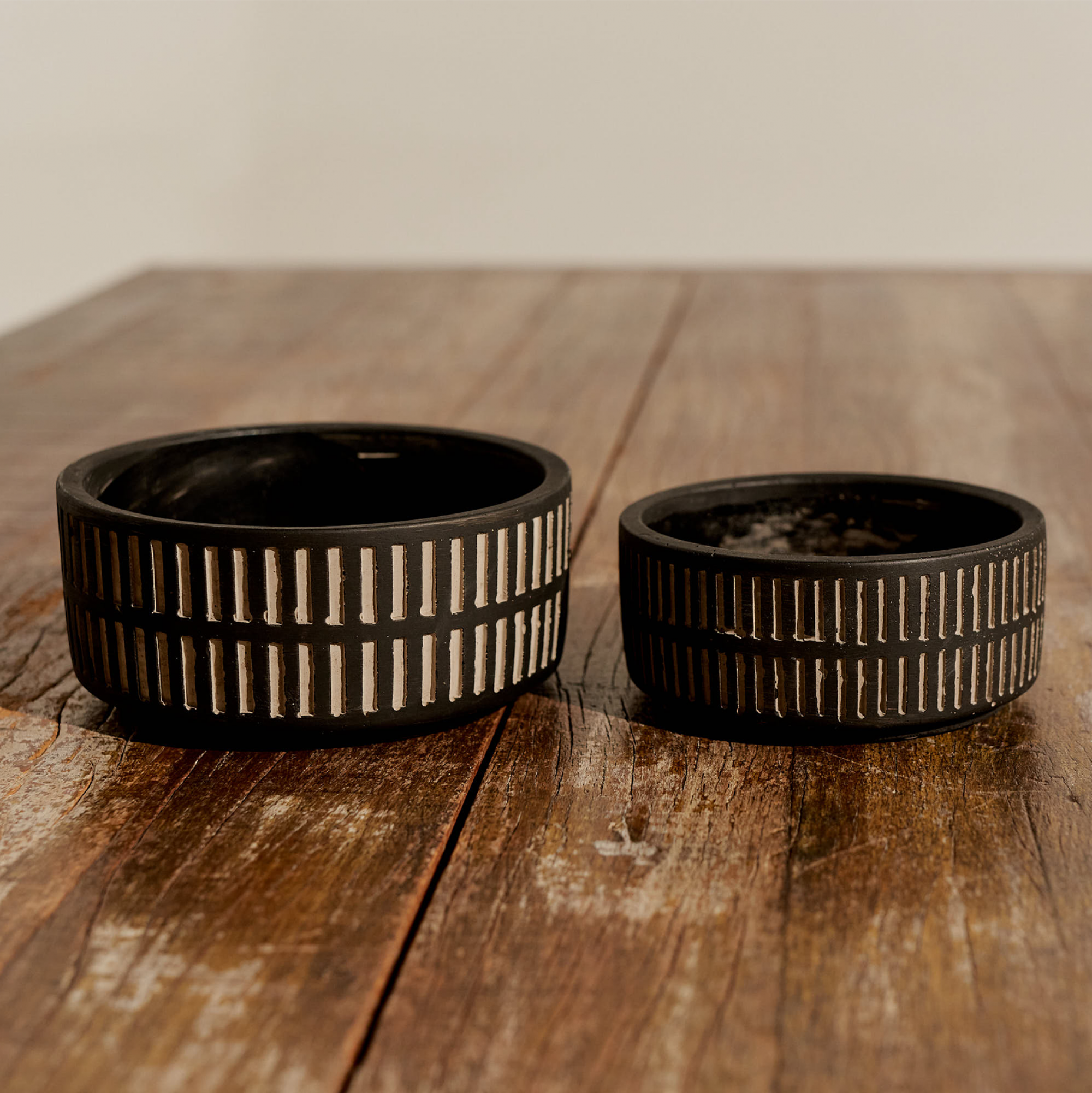 Jogo Cachepot Baixo Traços Preto-U