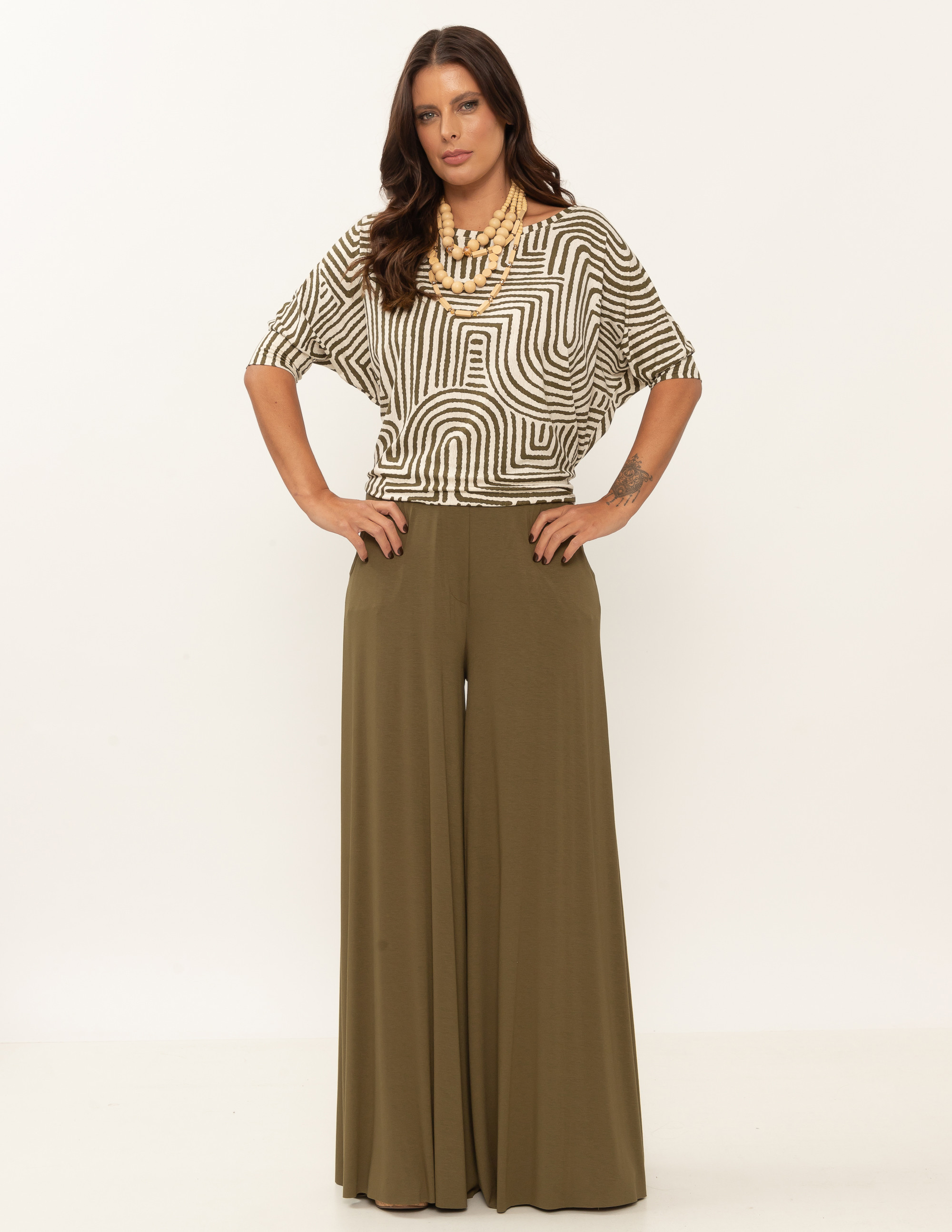 Blusa Quadrada Estampa Labirinto Oliva