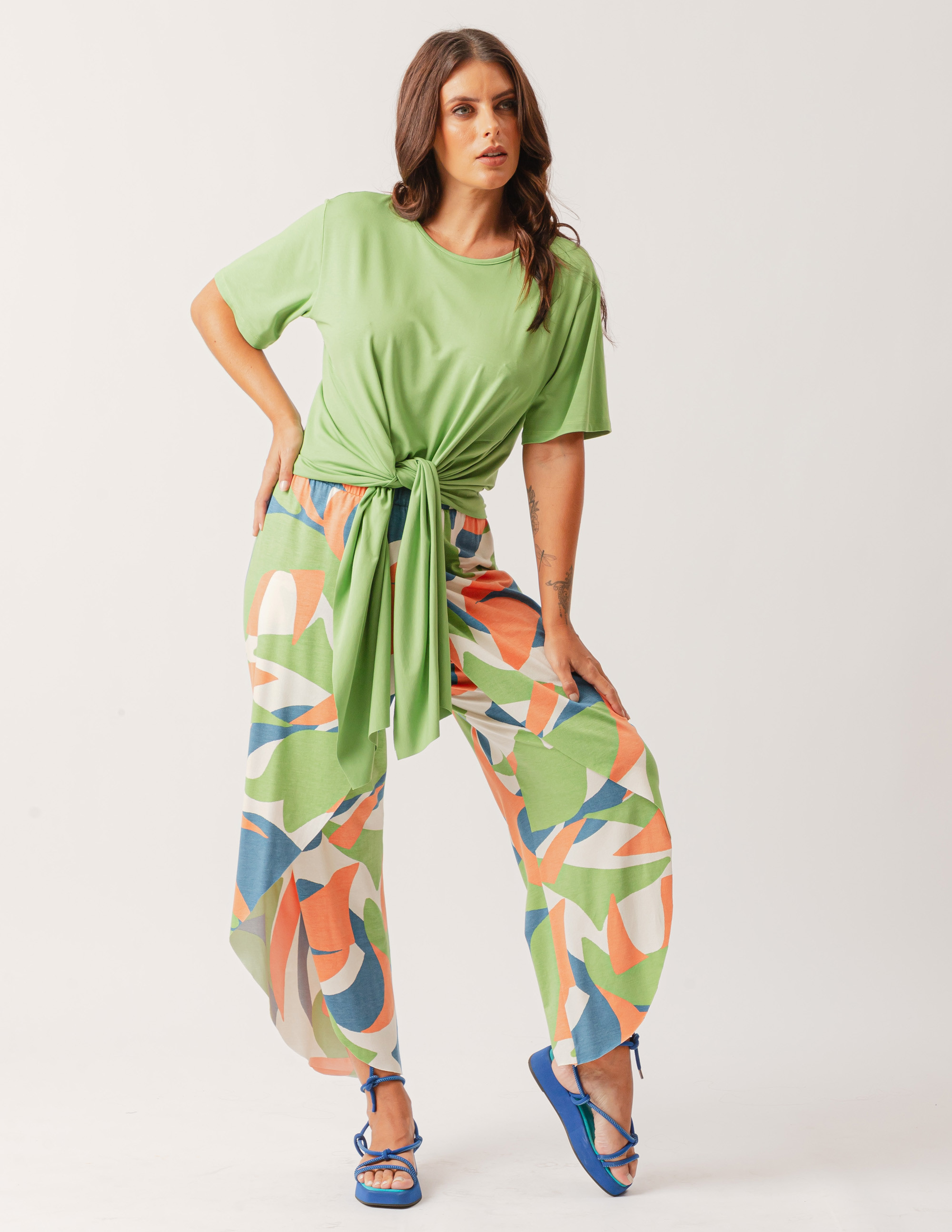 Blusa Nó Frente Verde Jardim