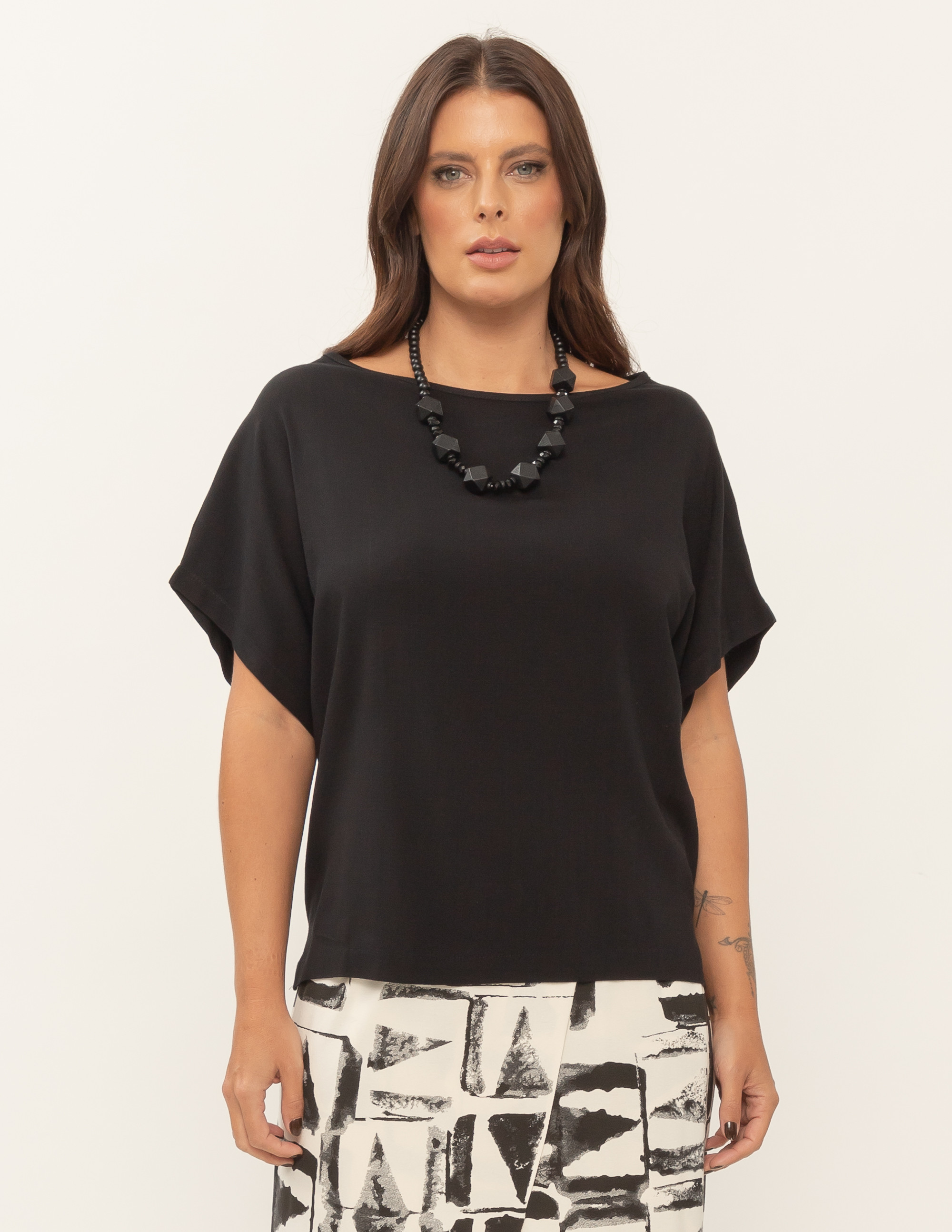 Blusa Quadrada Linho Preta