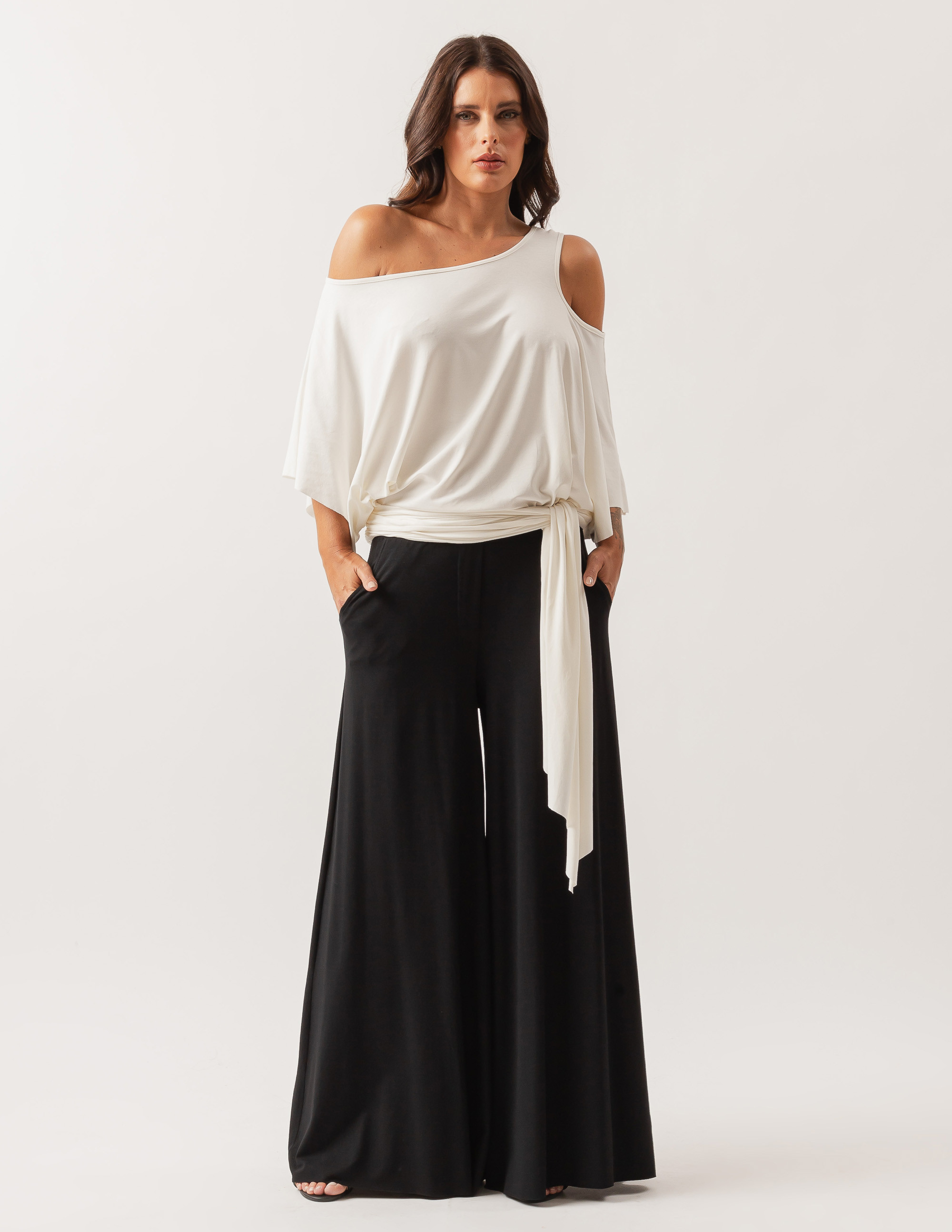 Blusa Abertura Ombros Faixa Off