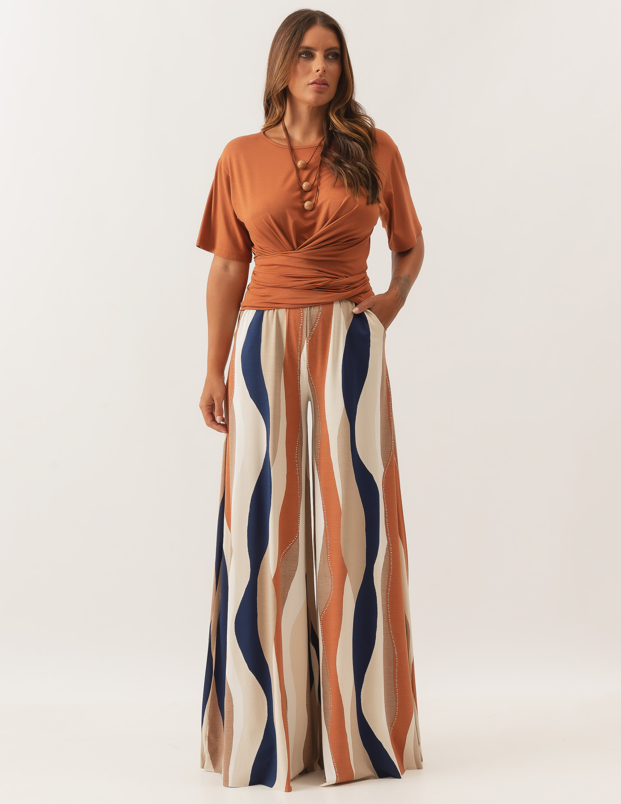 Blusa Nó Frente Amêndoa