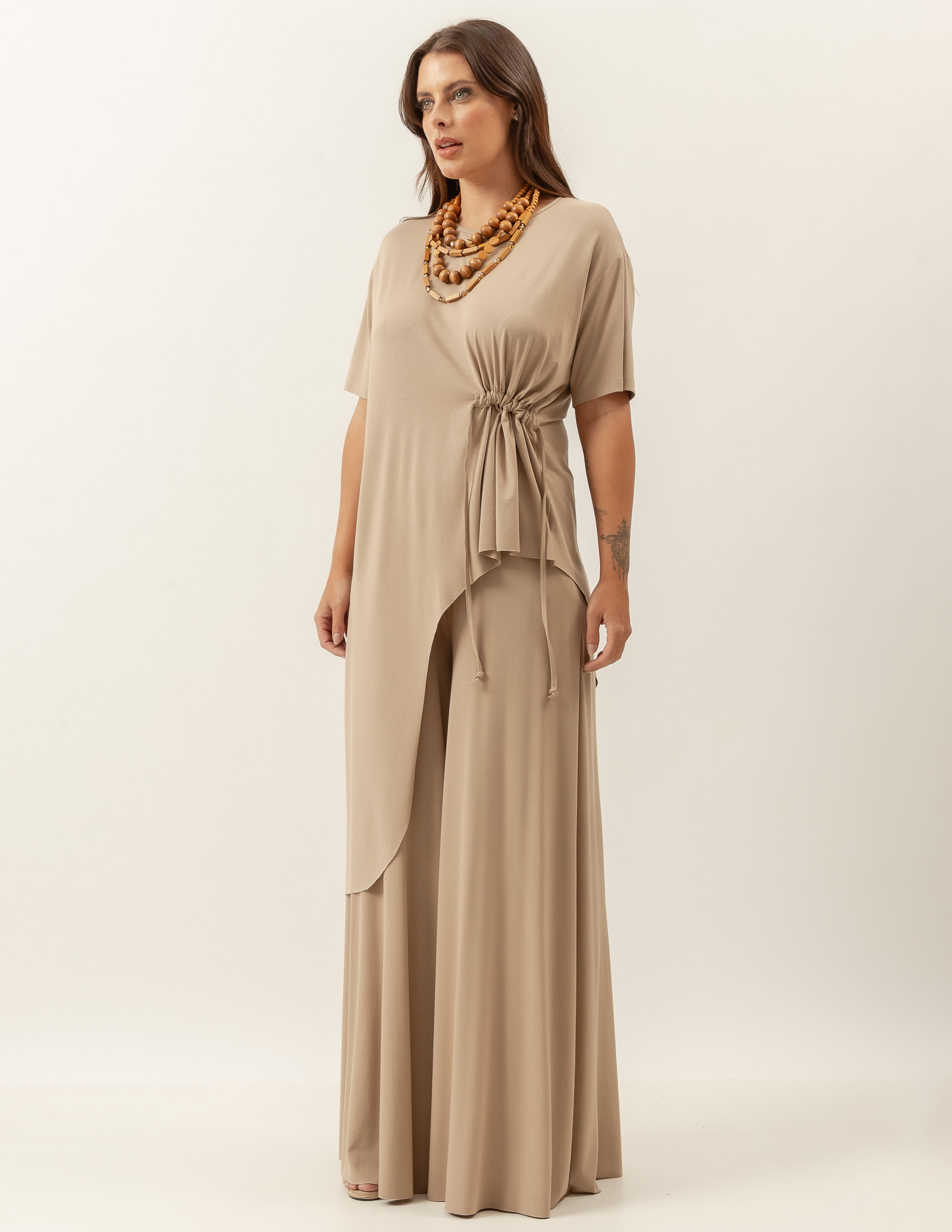 Blusa Assimétrica Franzida Bege Ceramica