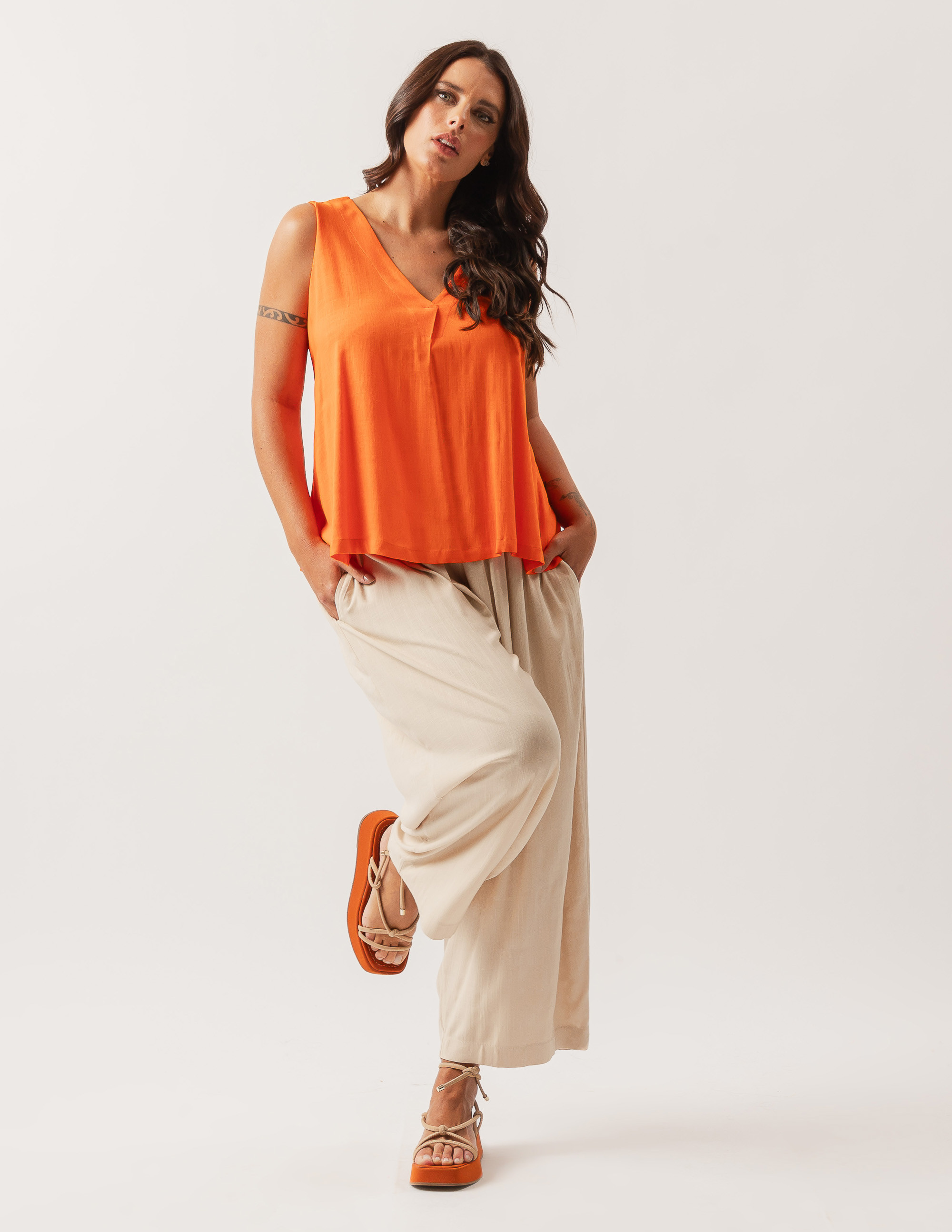 Blusa Linho Decote V Laranja Cítrico