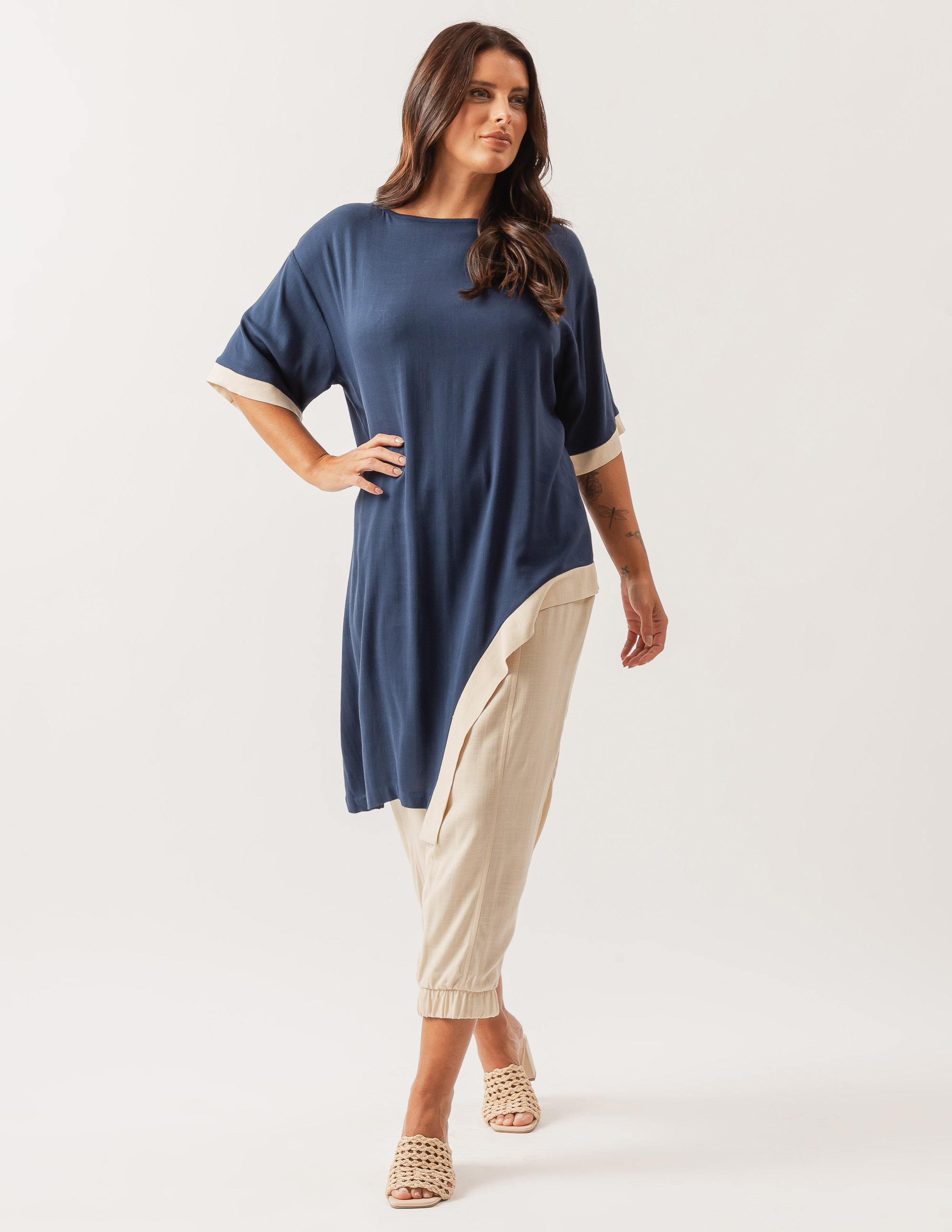 Blusa Assimétrica Linho Marinho