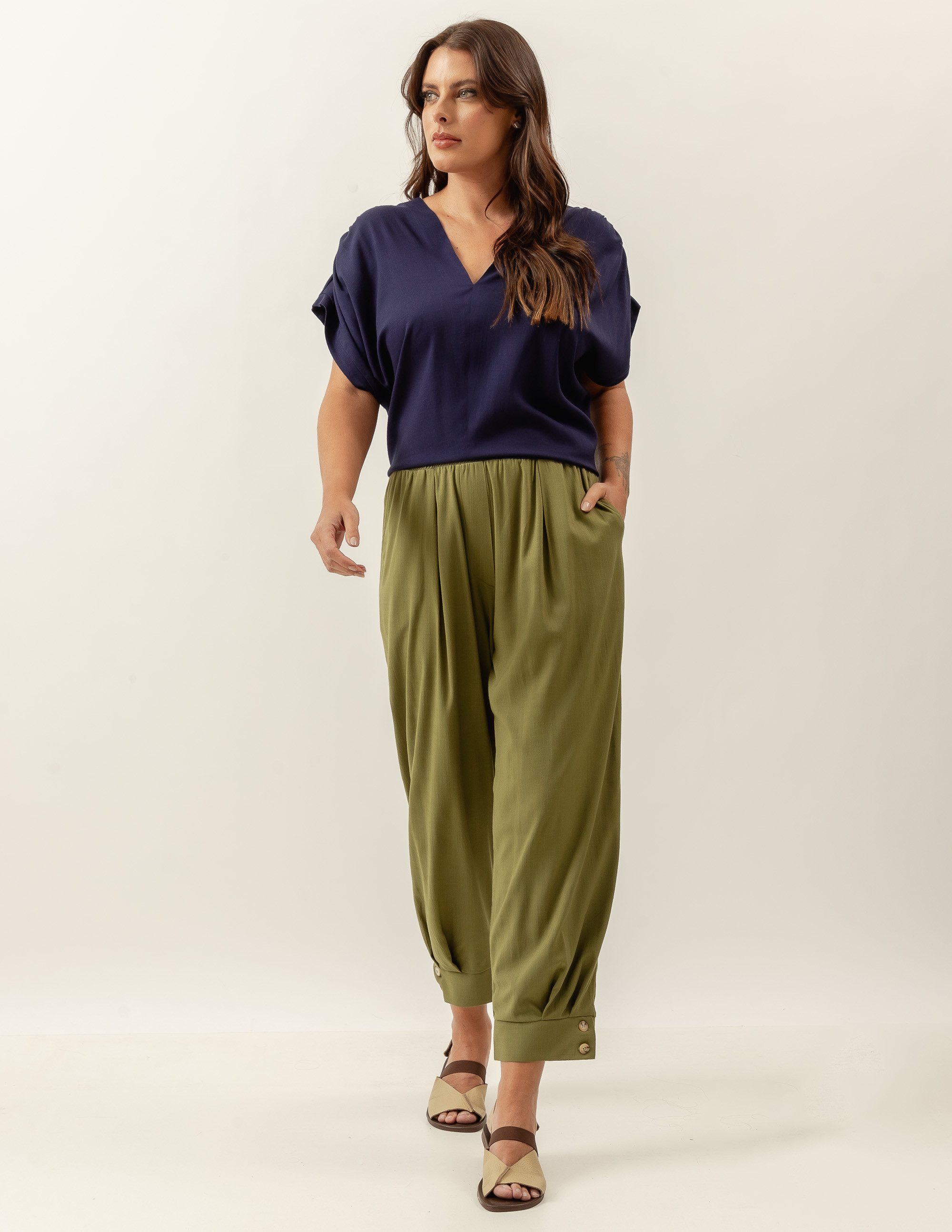 Calça Botão Barra Linho Verde Selva