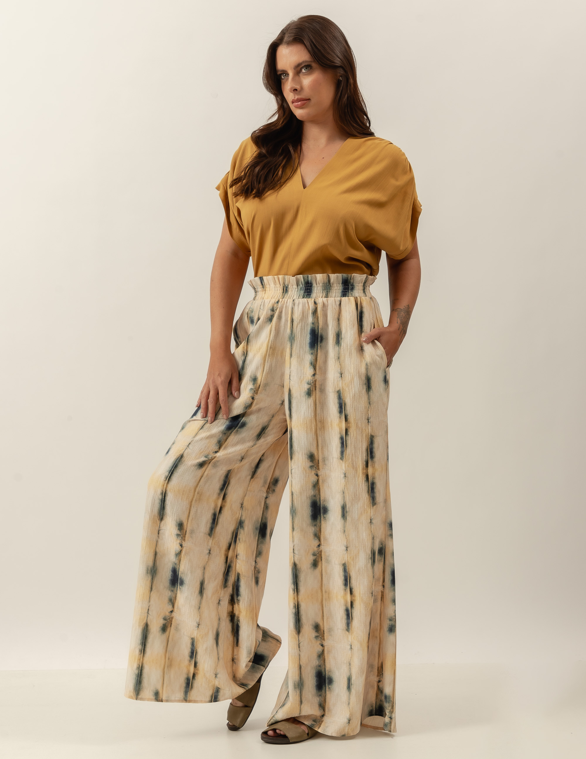 Blusa Franzida Ombro Bege Capim