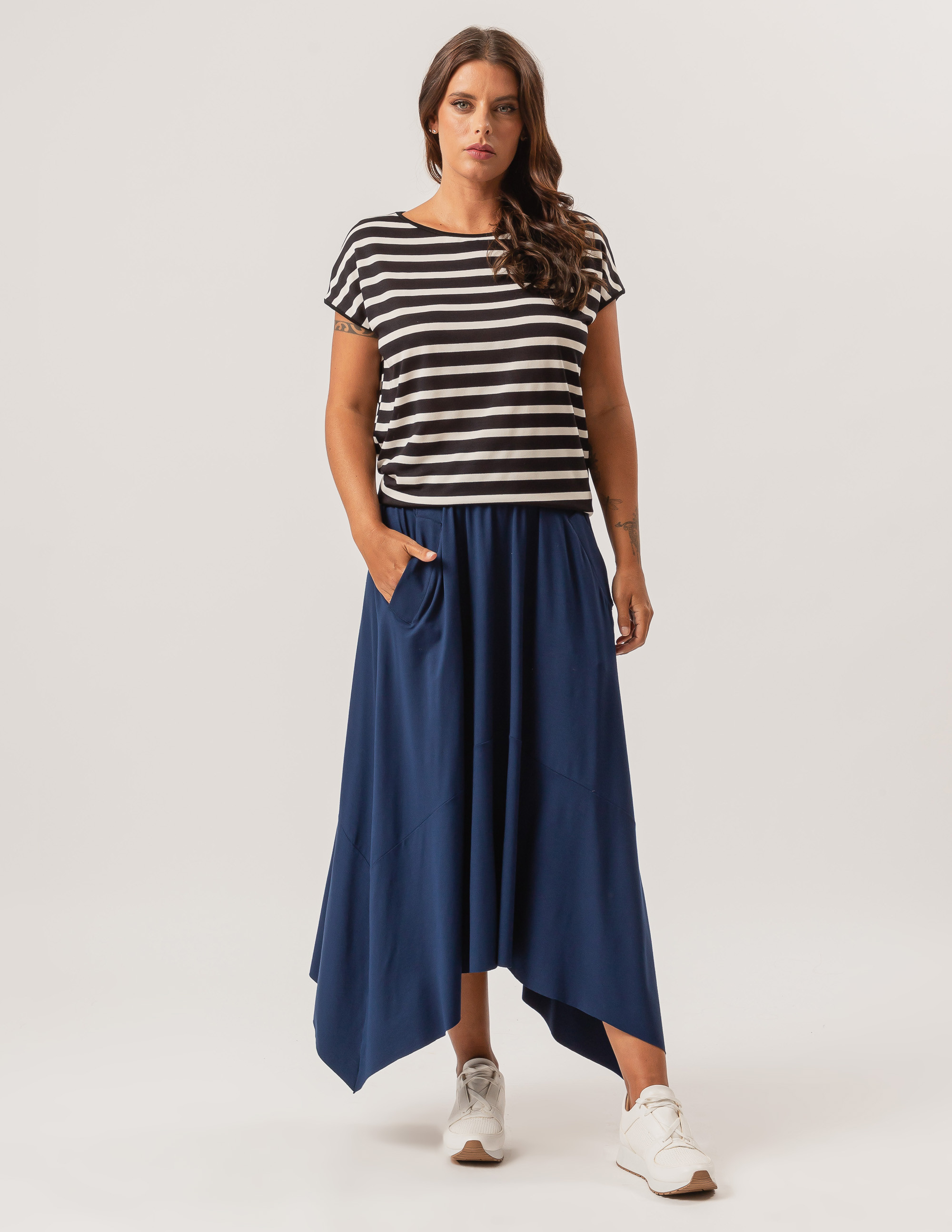 Camiseta Básica Listras Preta