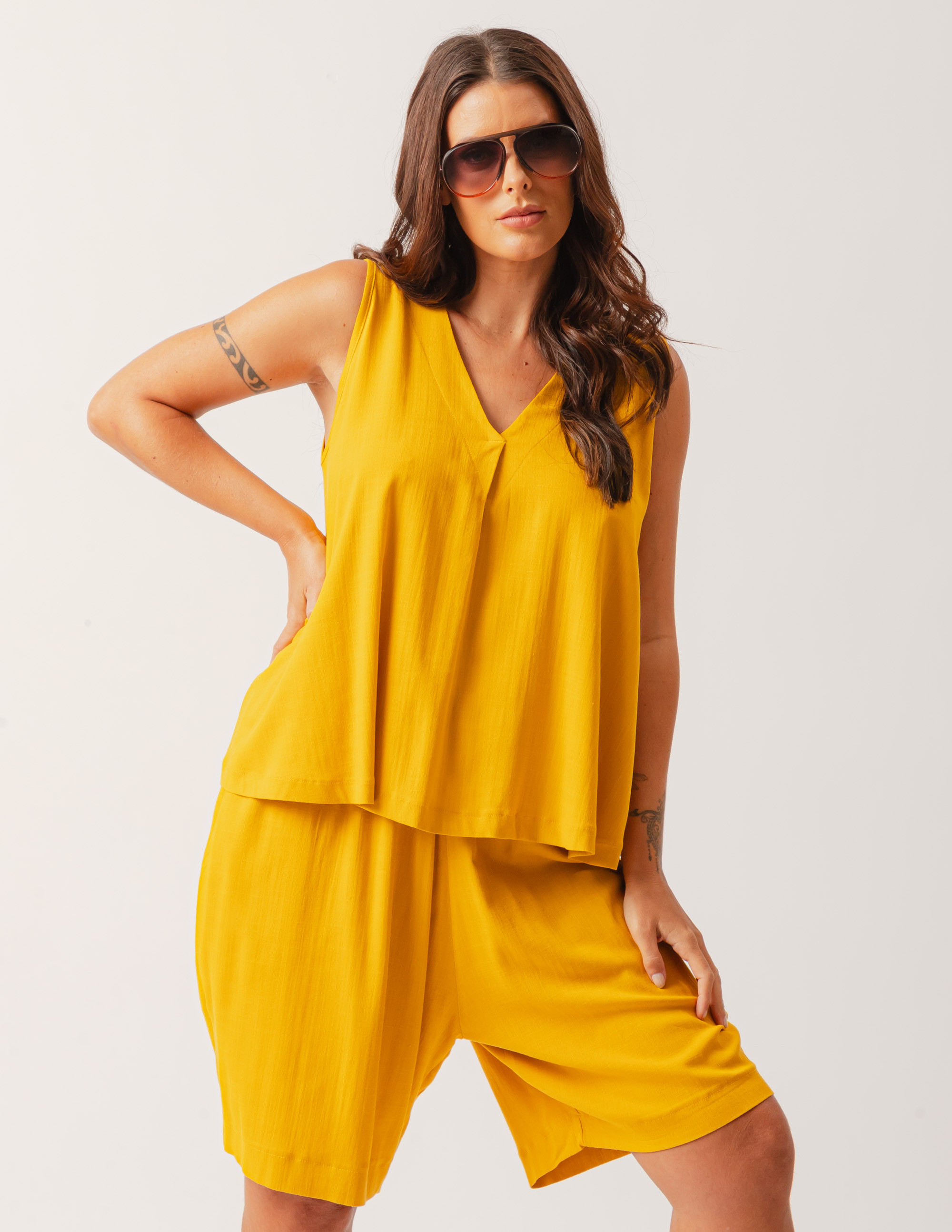 Bermuda Sertão Linho Amarelo Âmbar