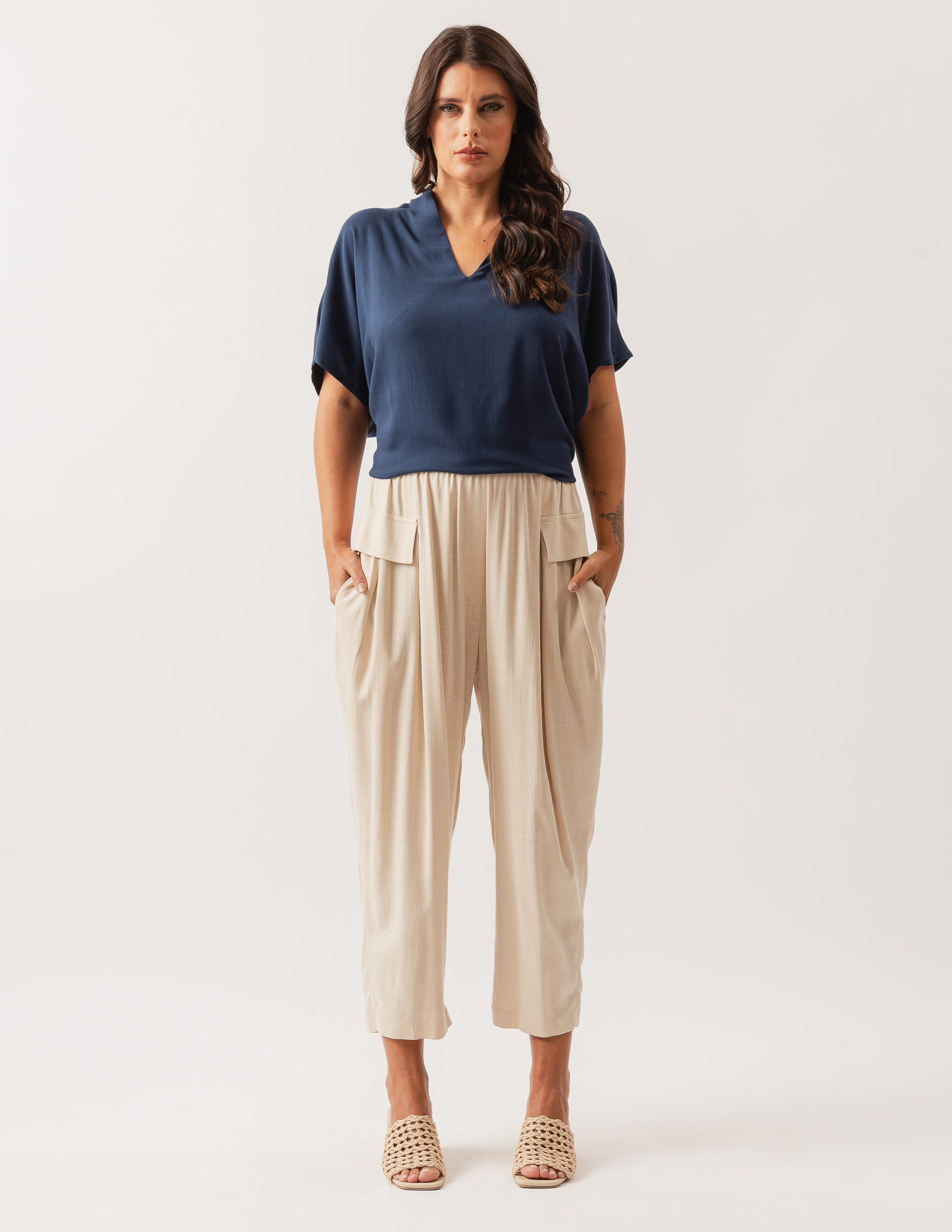 Blusa Gola Linho Azul Marinho