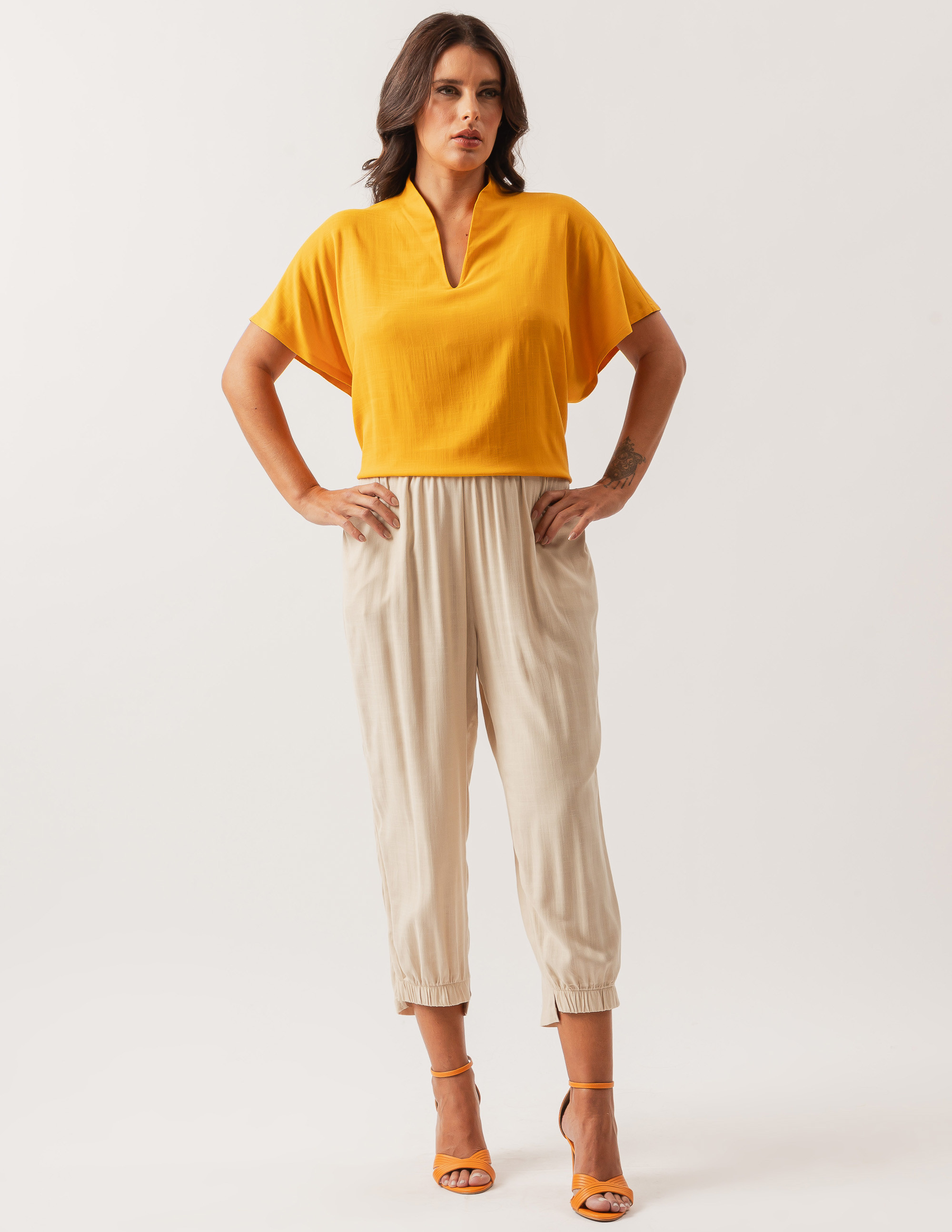 Blusa Gola Linho Amarelo Nascente