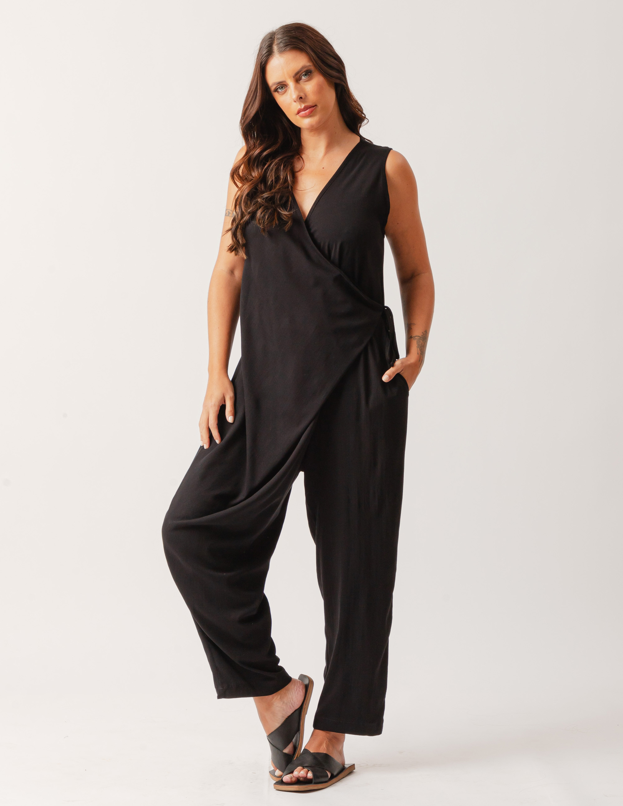 Macacão Pareô sem Manga Preto