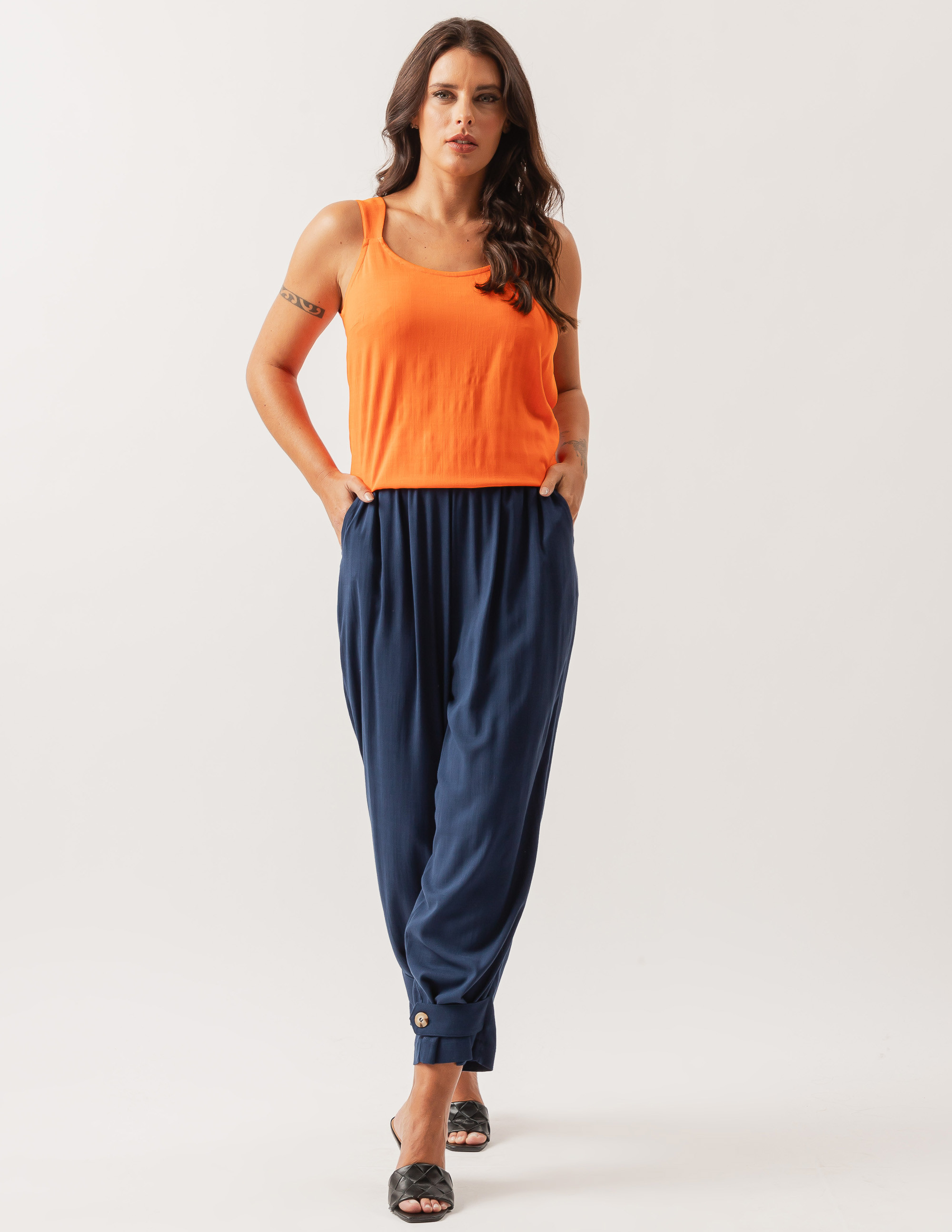 Calça Linho Botão Barra Azul Marinho