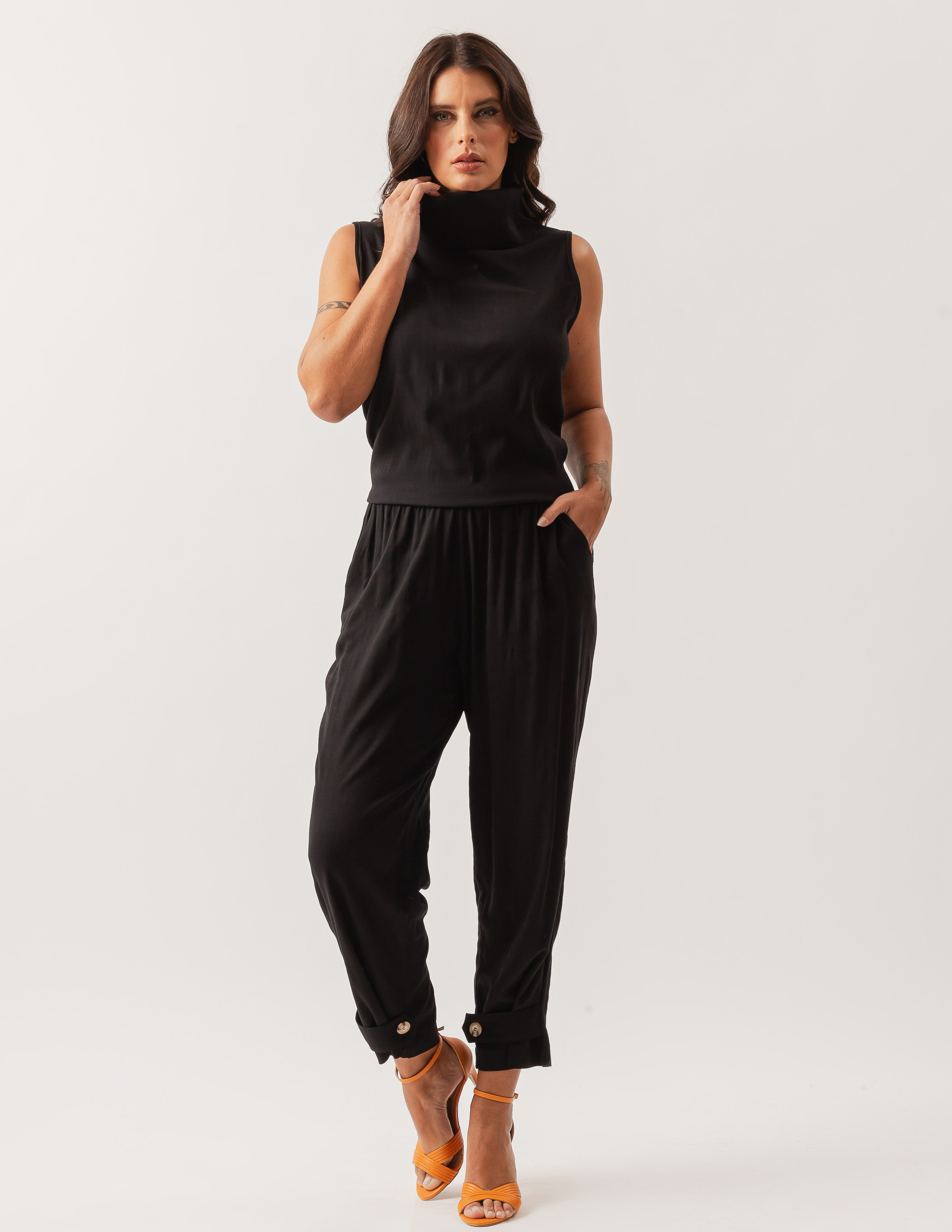 Blusa Linho Gola Alta Preta