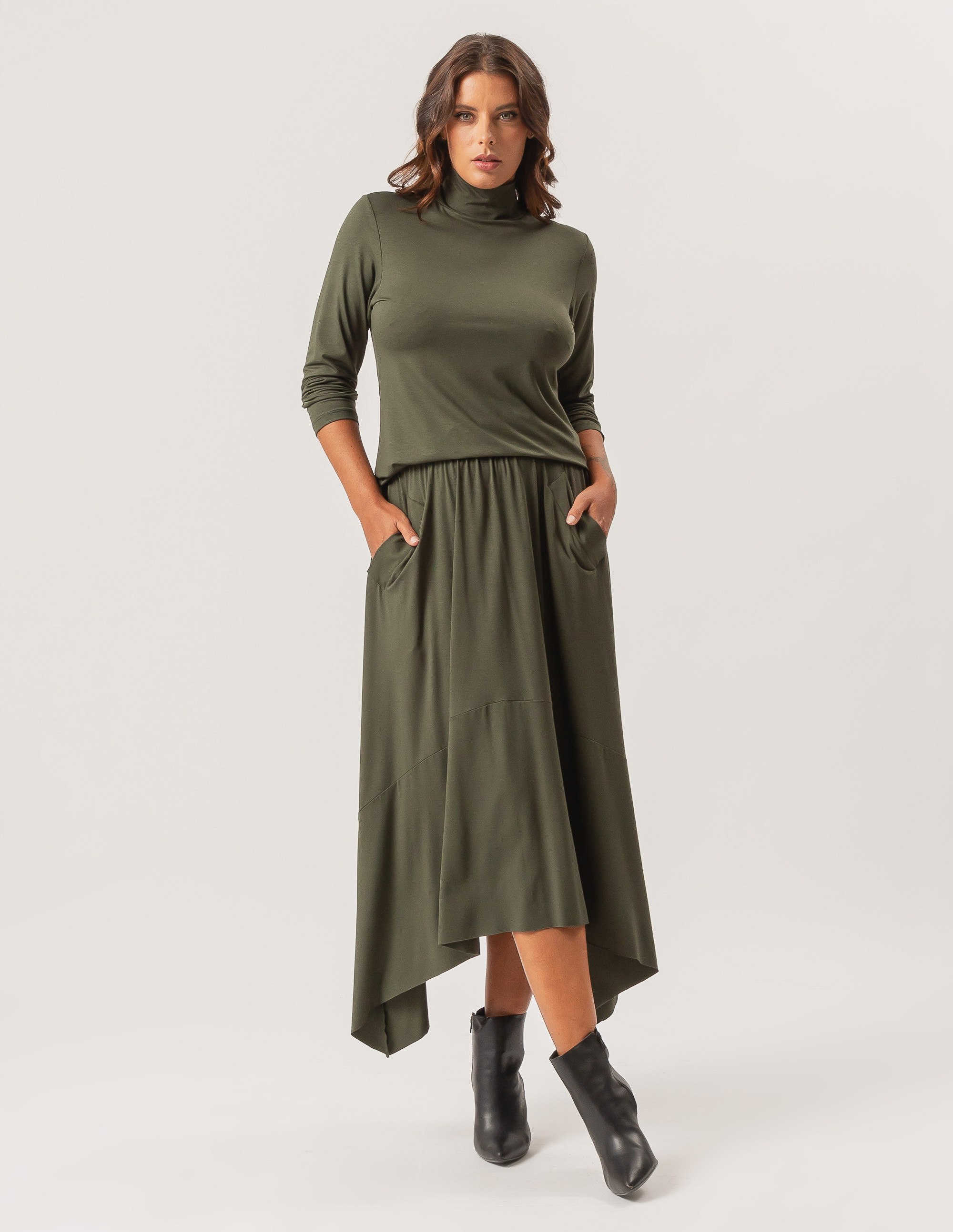 Saia Ponta Assimétrica Verde Selva