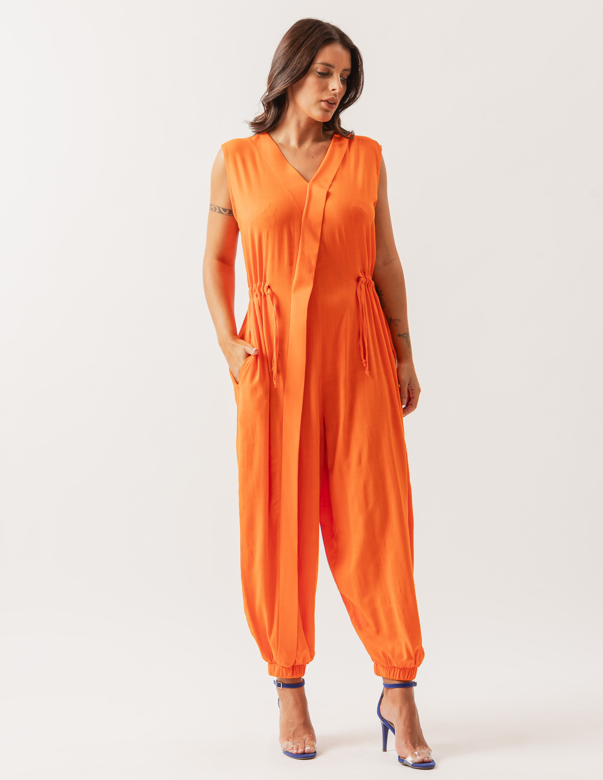 Macacão Linho Prega e Ajuste Cintura Laranja Cítrico