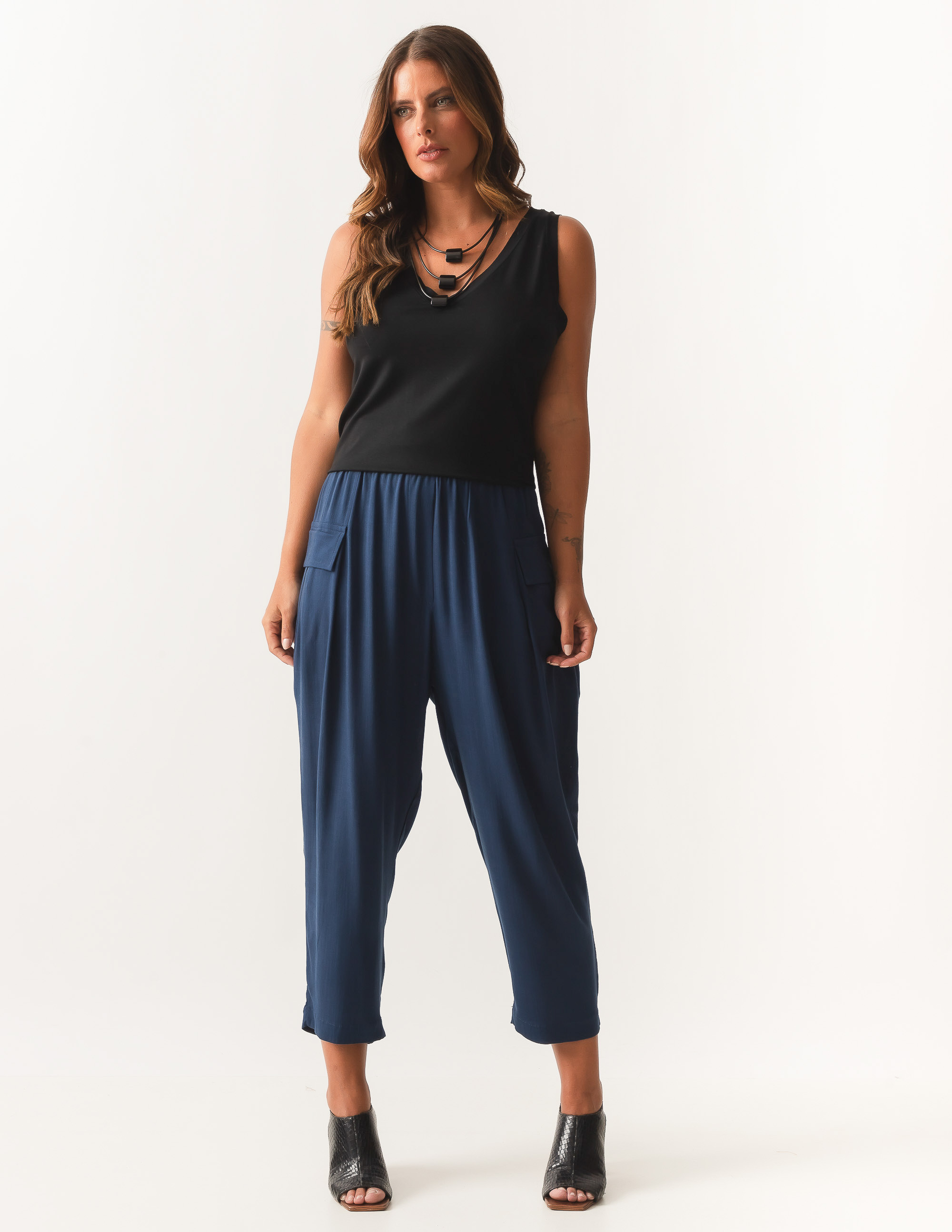 Regata Decote V Preta