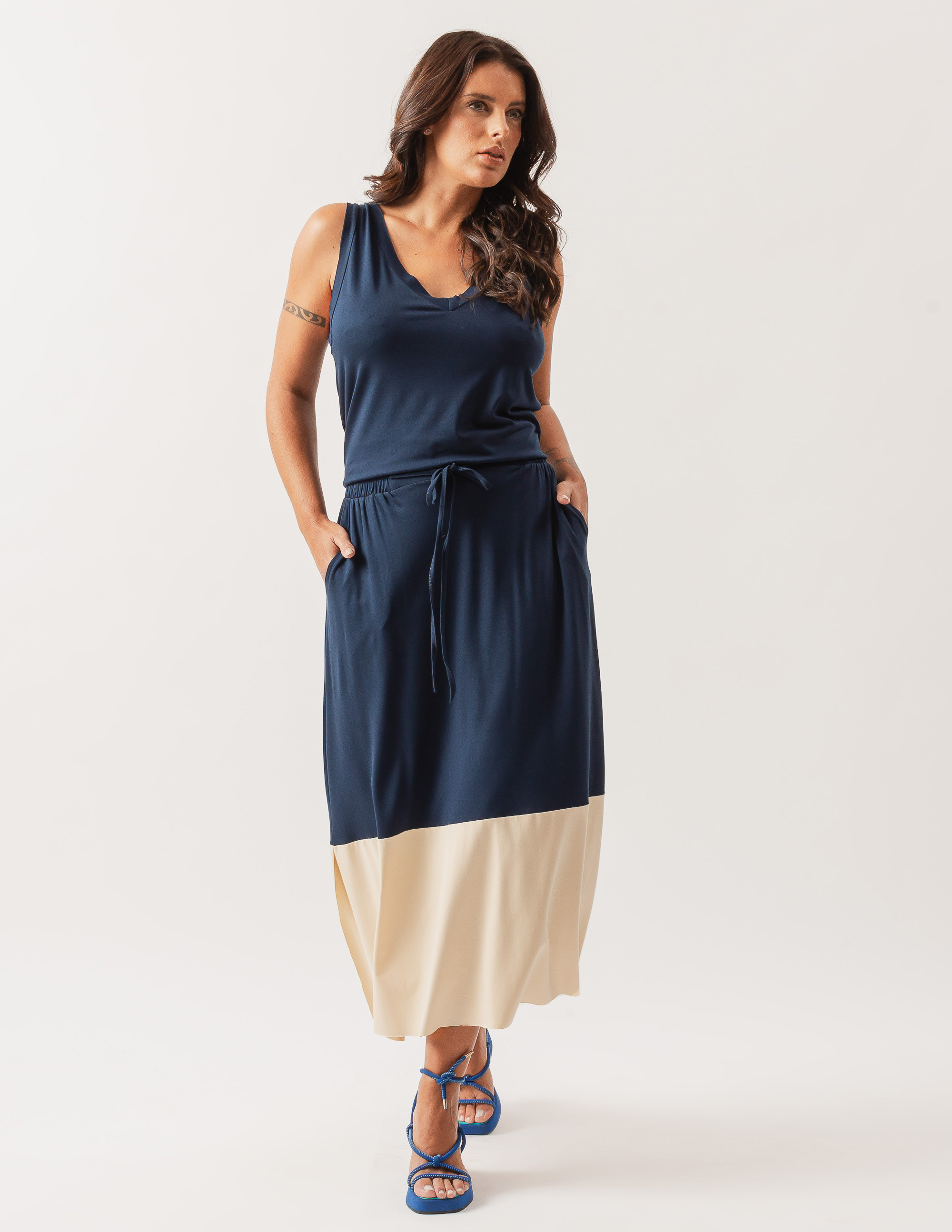 Regata Decote V Azul Marinho