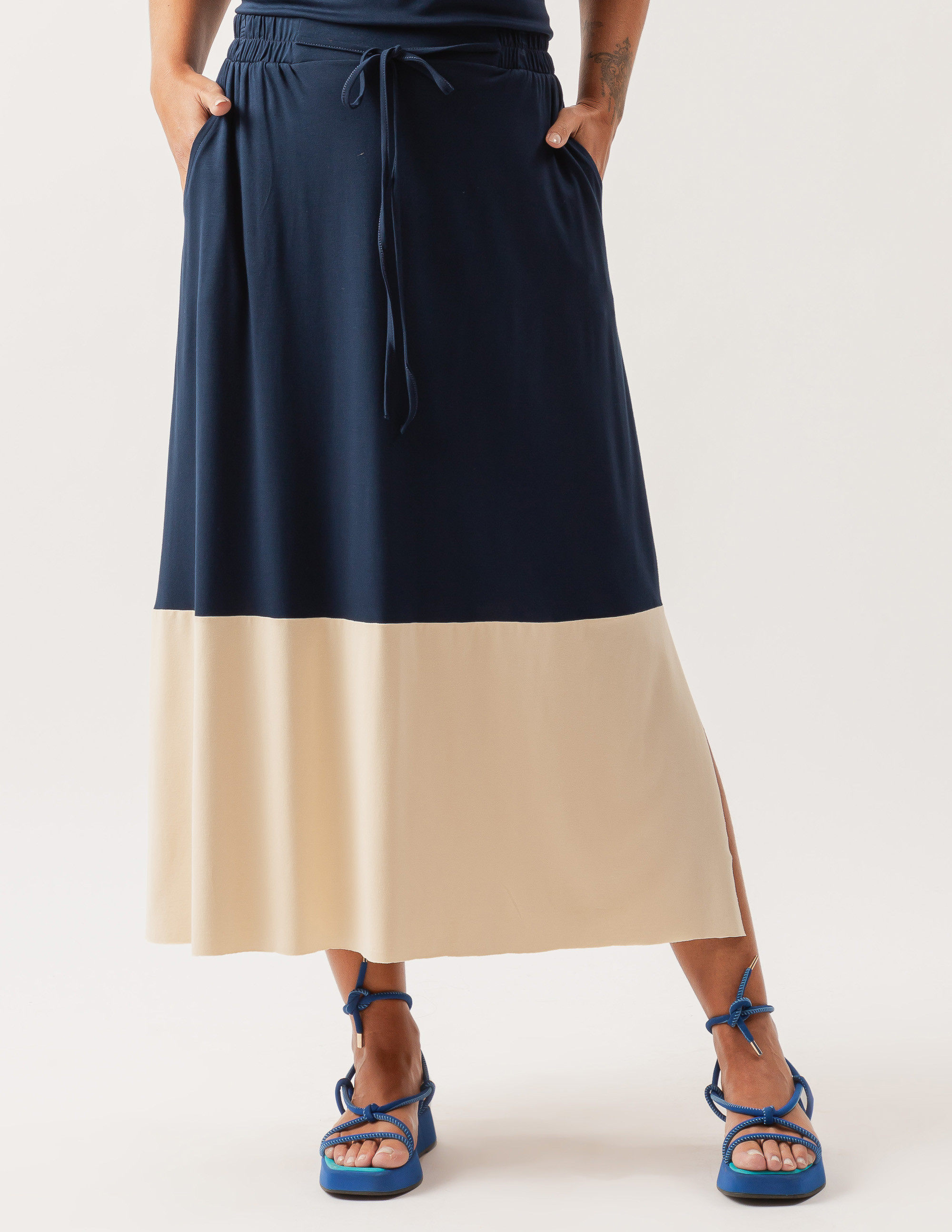 Saia Midi Bicolor Azul Marinho