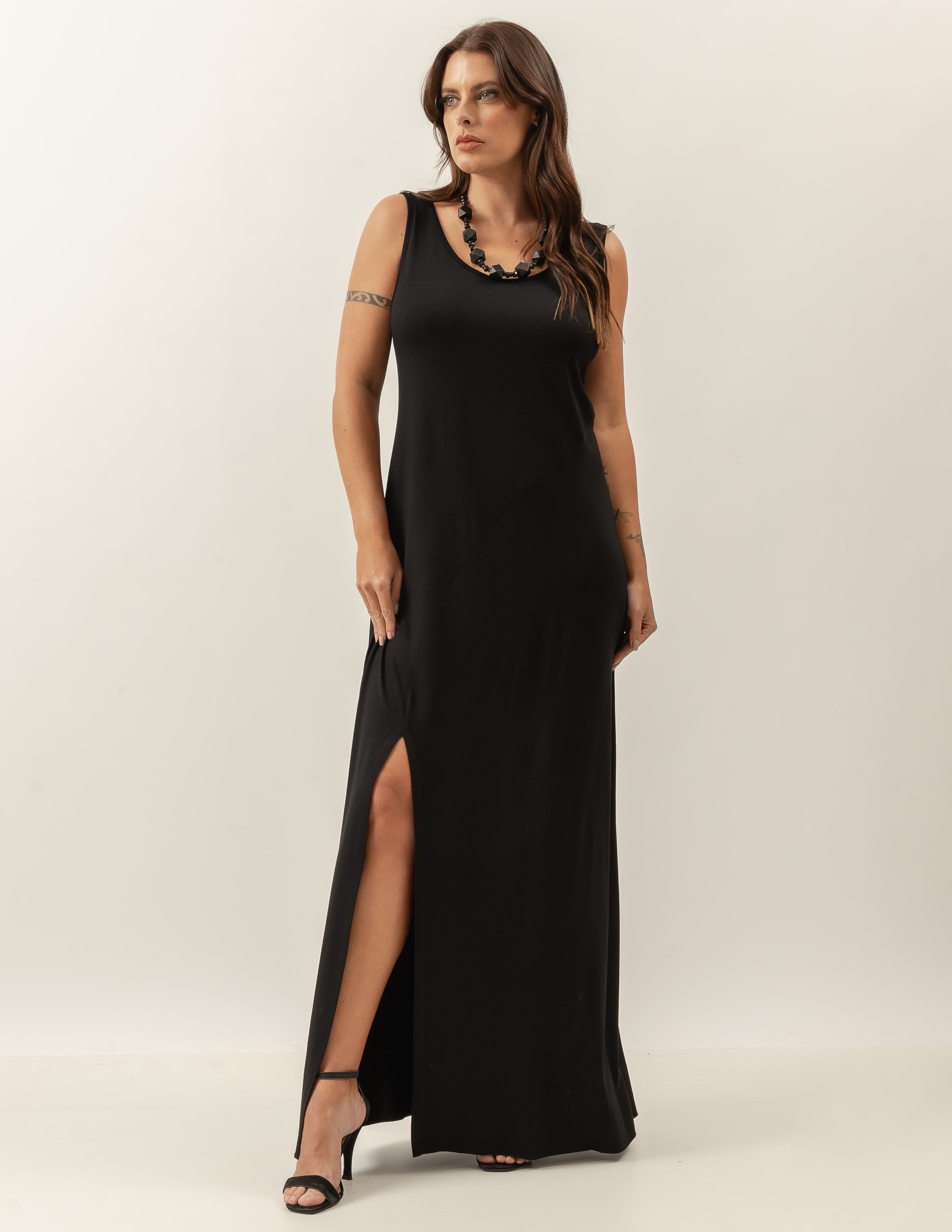 Vestido Malha Recorte Fenda Preto