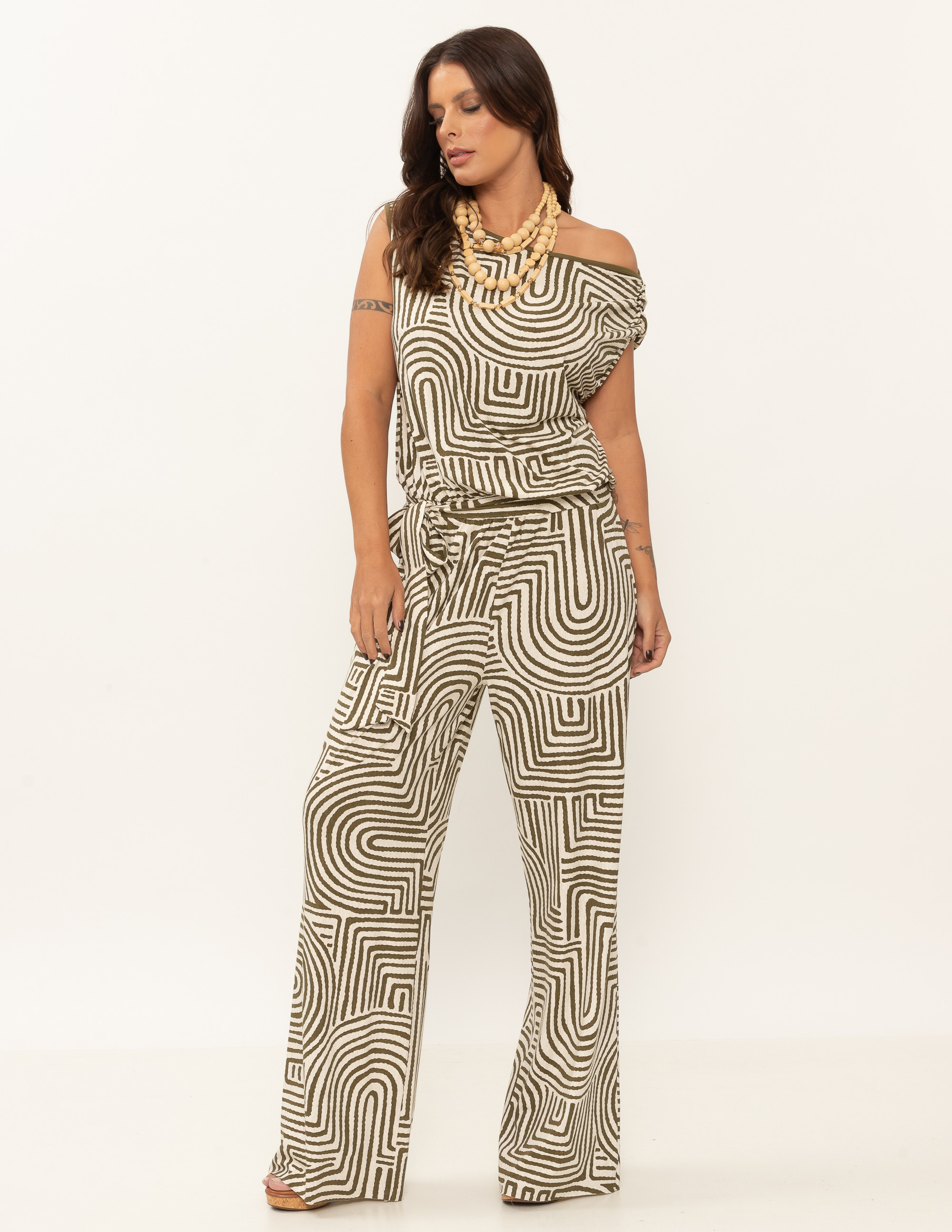 Macacão Malha Estampa Labirinto Oliva