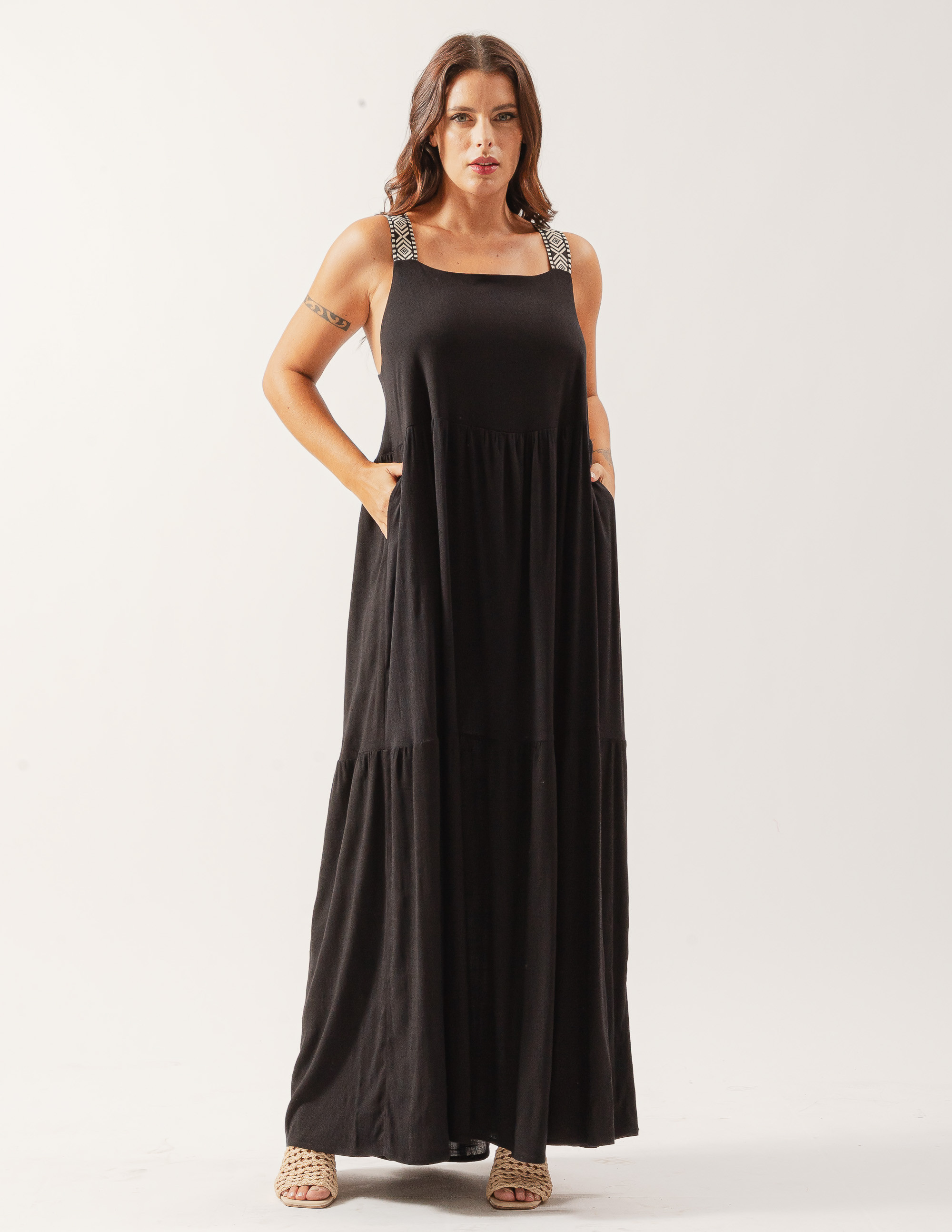 Vestido Camadas Linho Alça Aviamento Preto