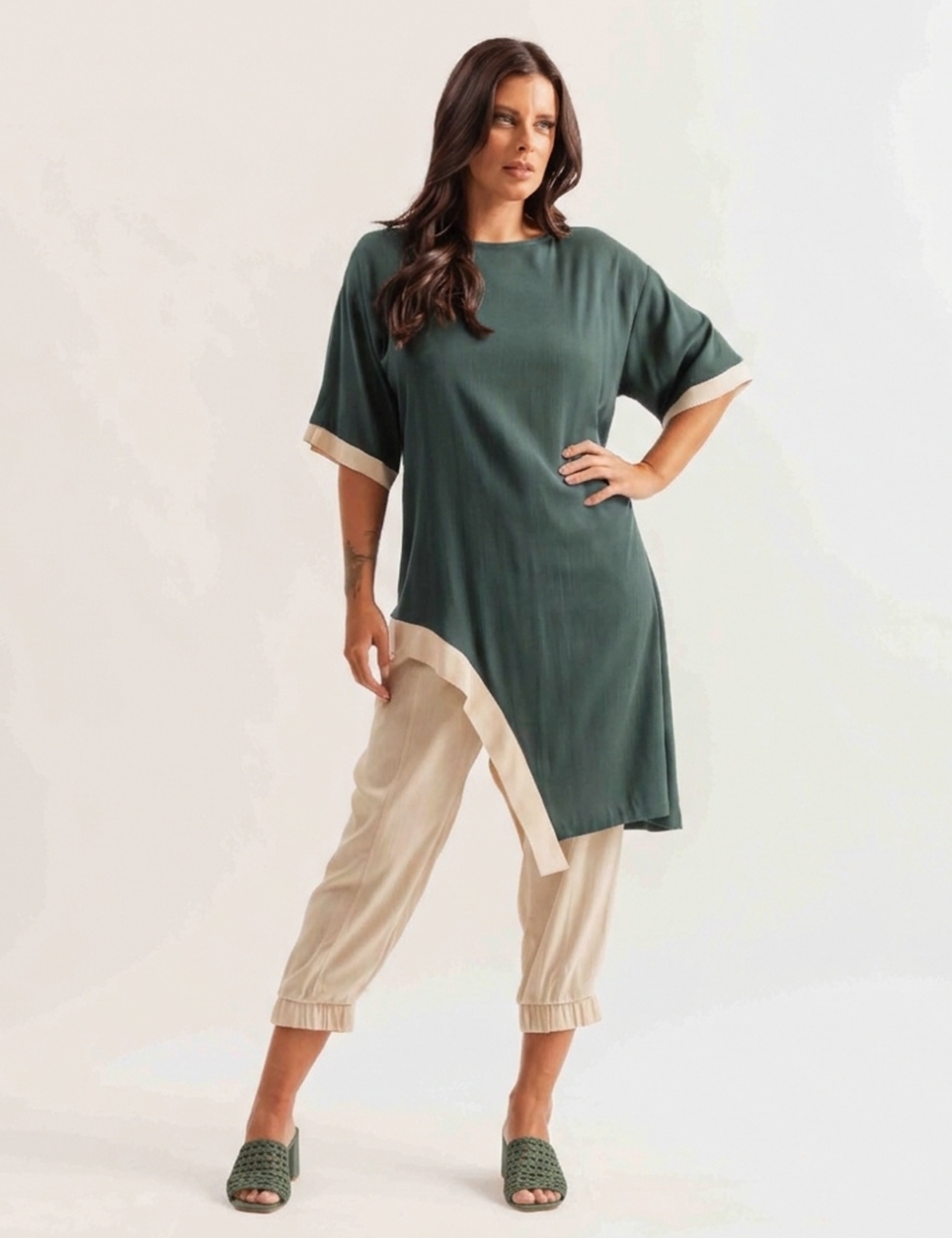 Conjunto Assimétrico Linho Verde Salvia