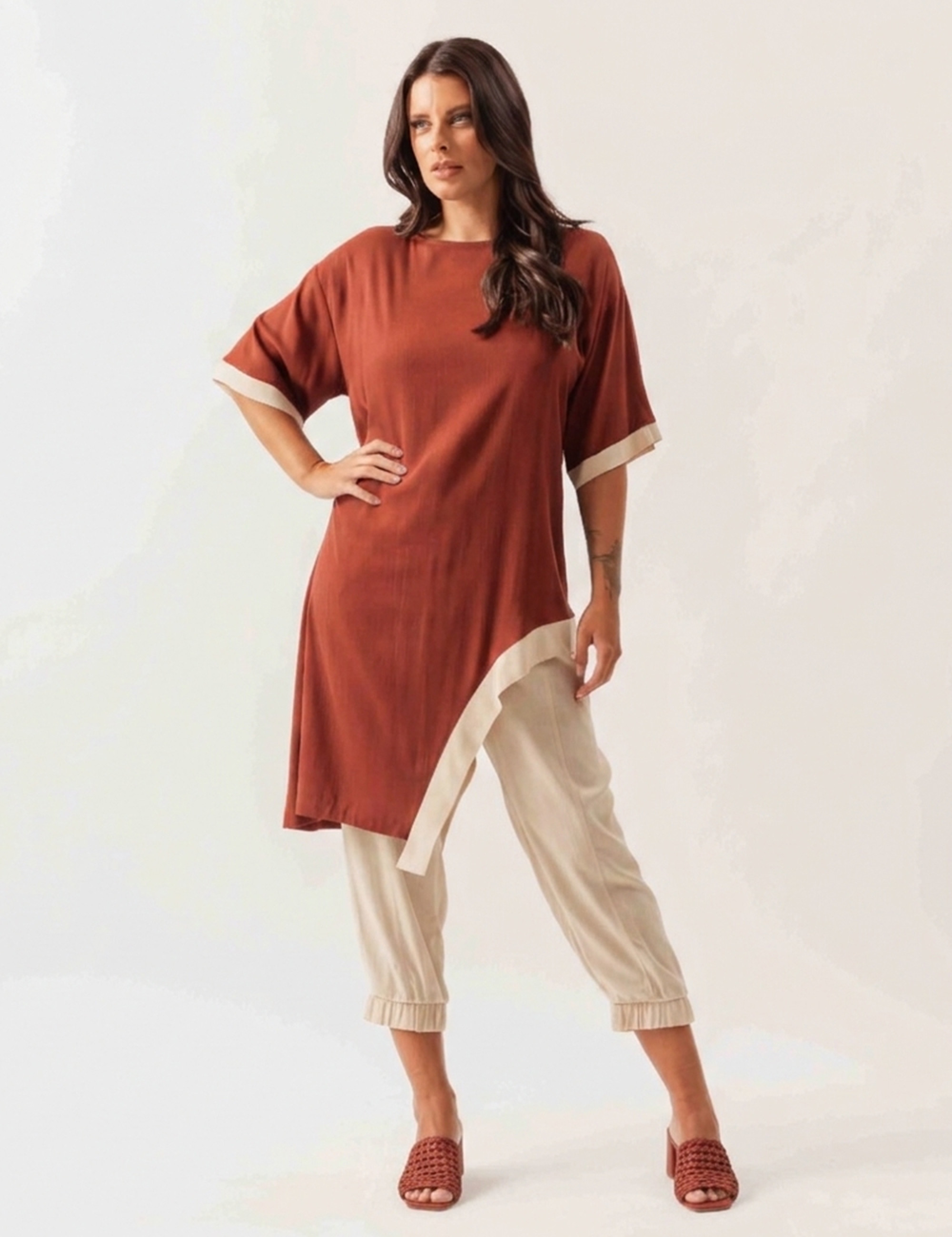 Conjunto Assimétrico Linho Marrom Argila