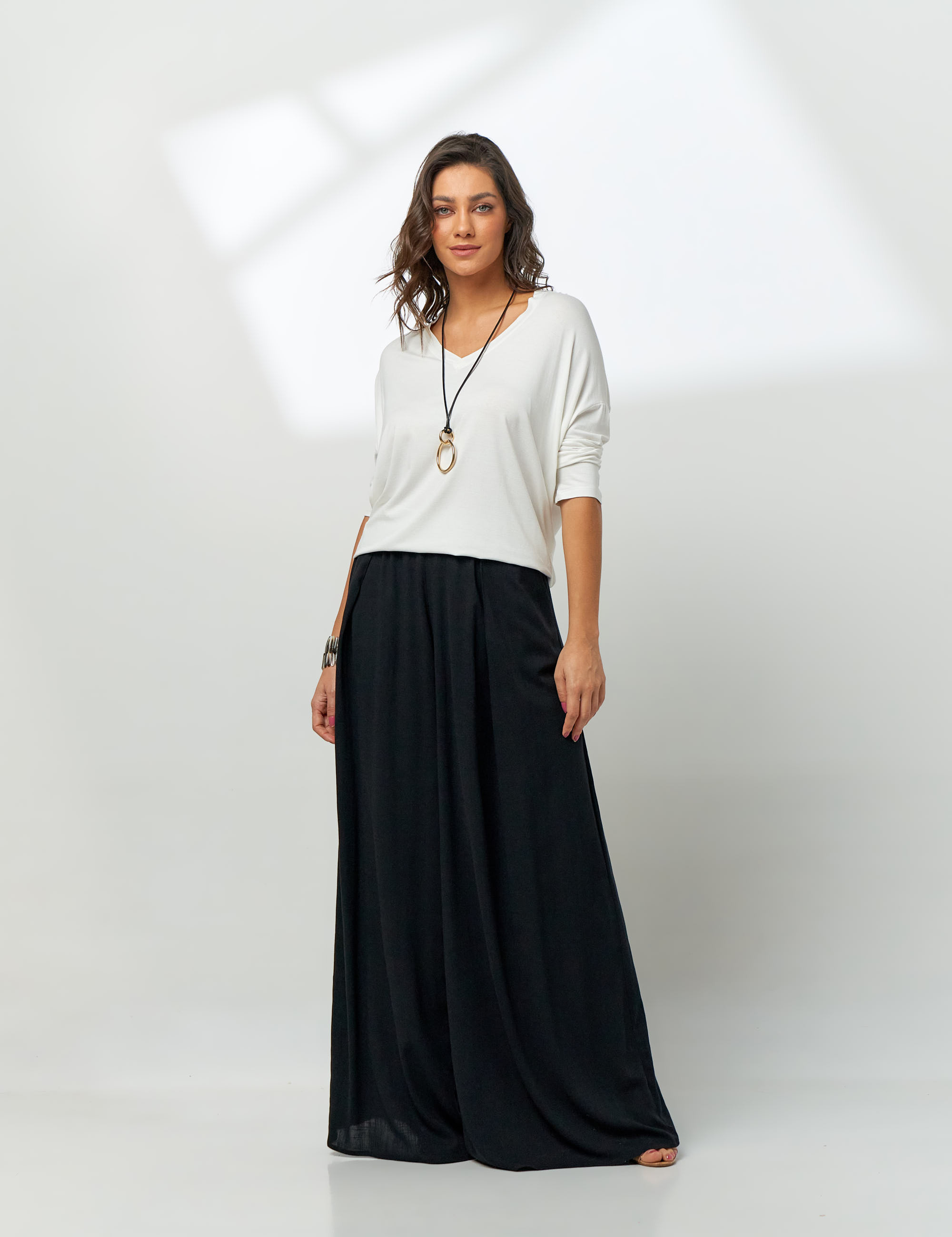 Calça Pantalona Linho Pregas Preta-U