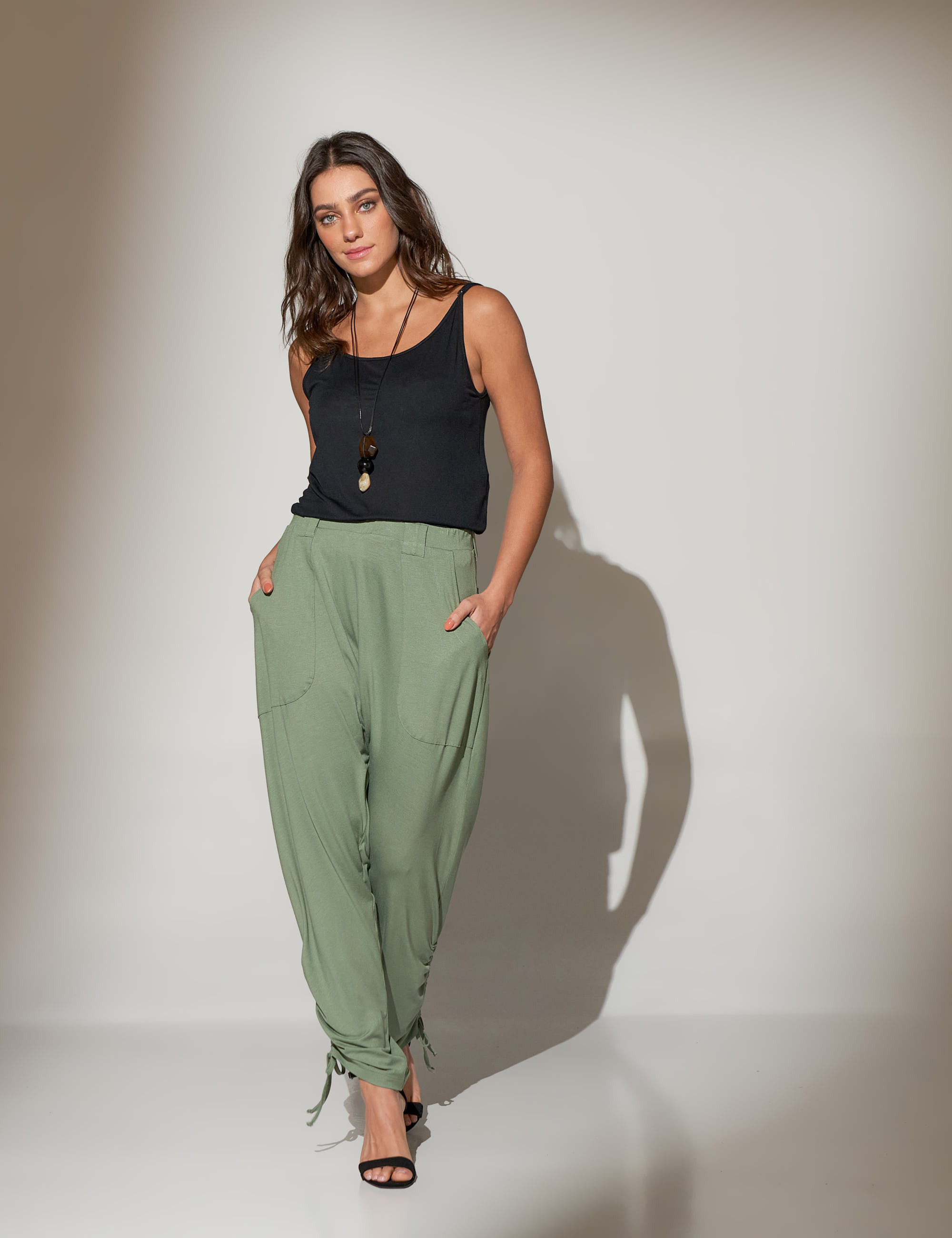 Calça Saruel Azeitona-U