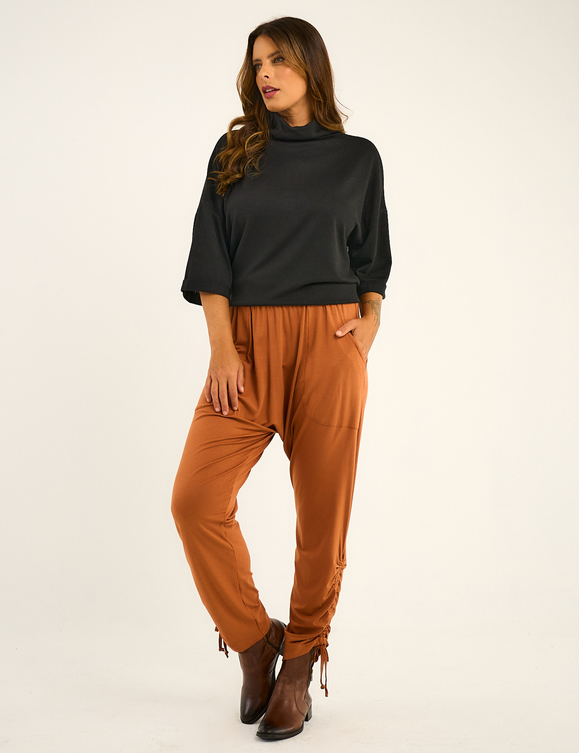 Calça Saruel Marrom Amêndoa