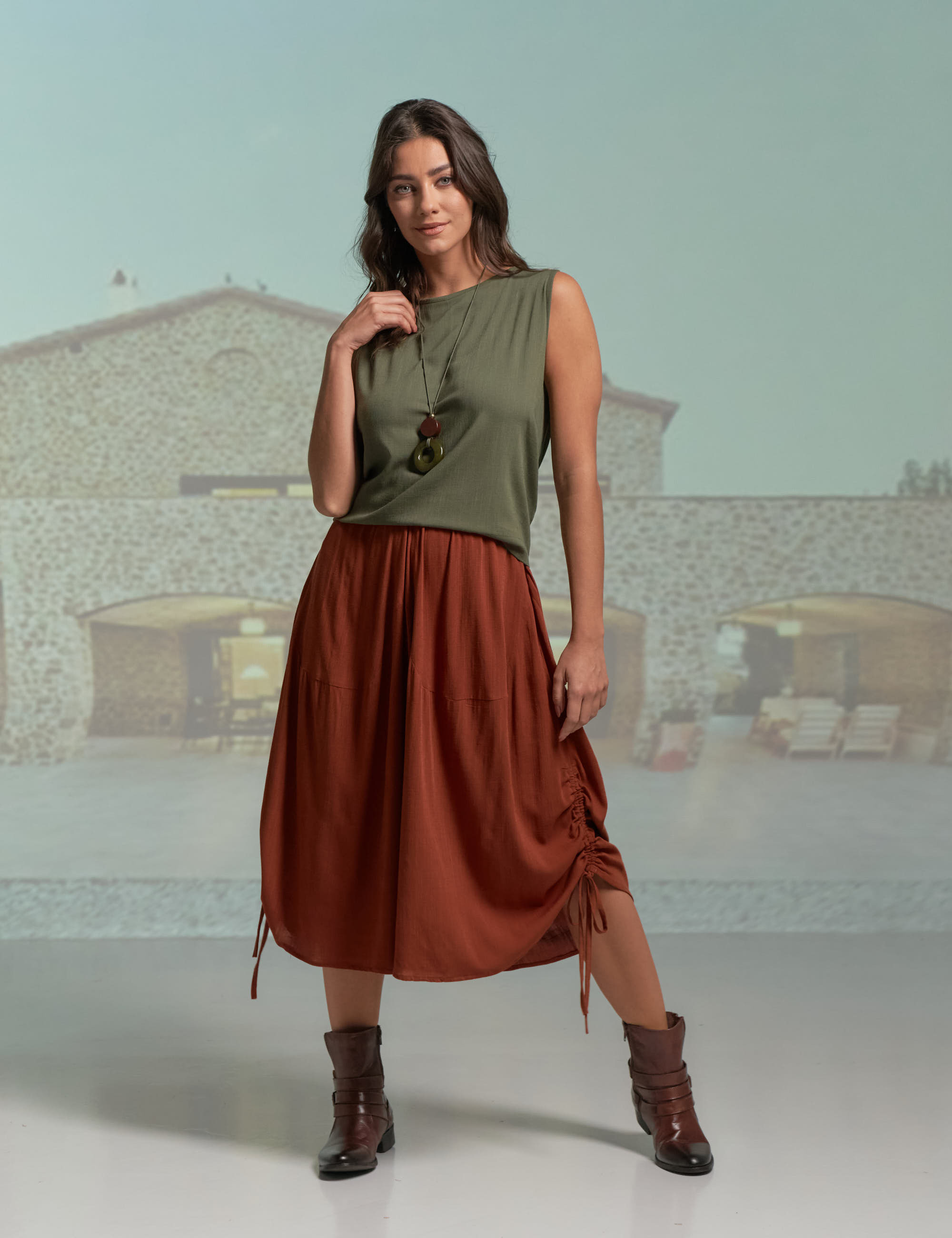 Calça Pantacourt Linho Amendoim