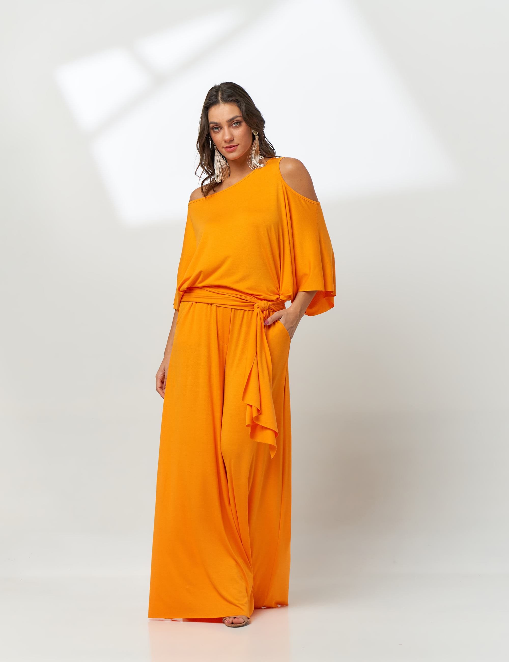 Blusa Abertura Ombros Faixa Criativo