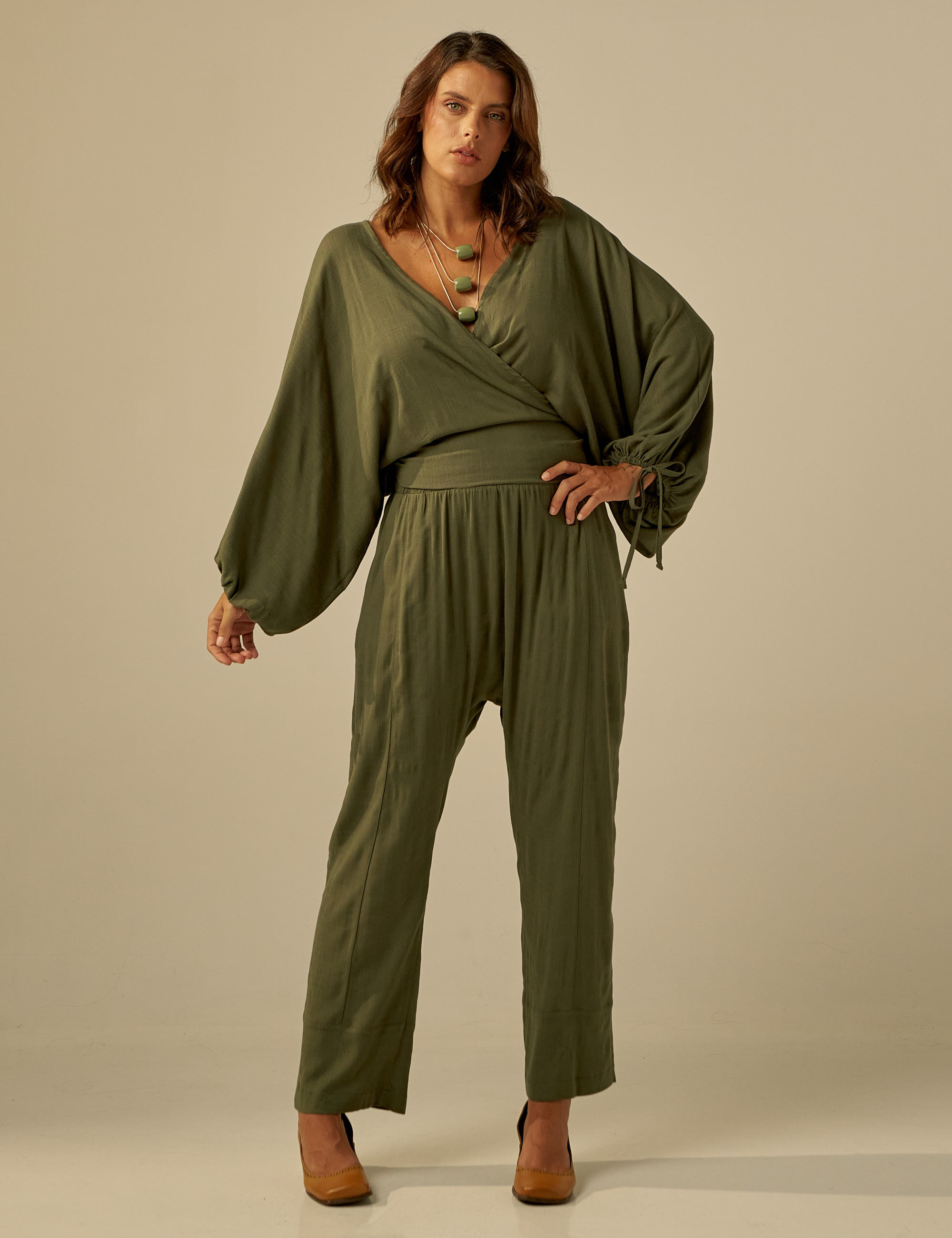 Blusa Transpasse Linho Musgo