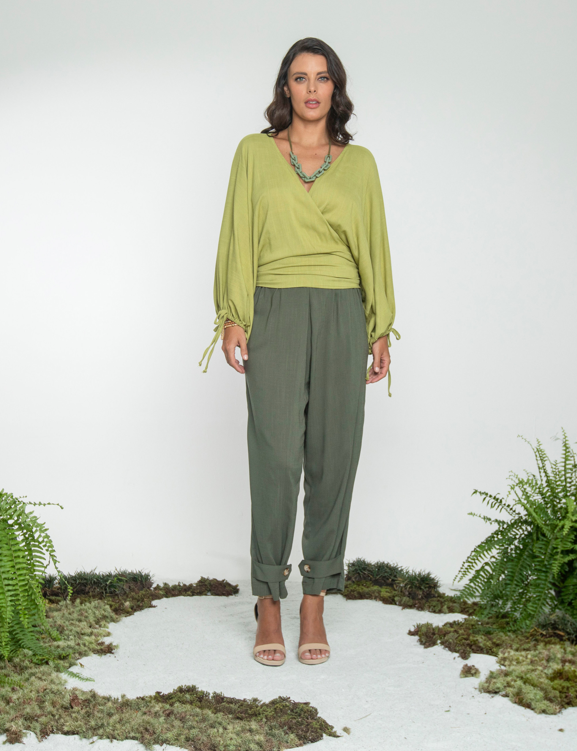 Blusa Transpasse Linho Verde Atemoia