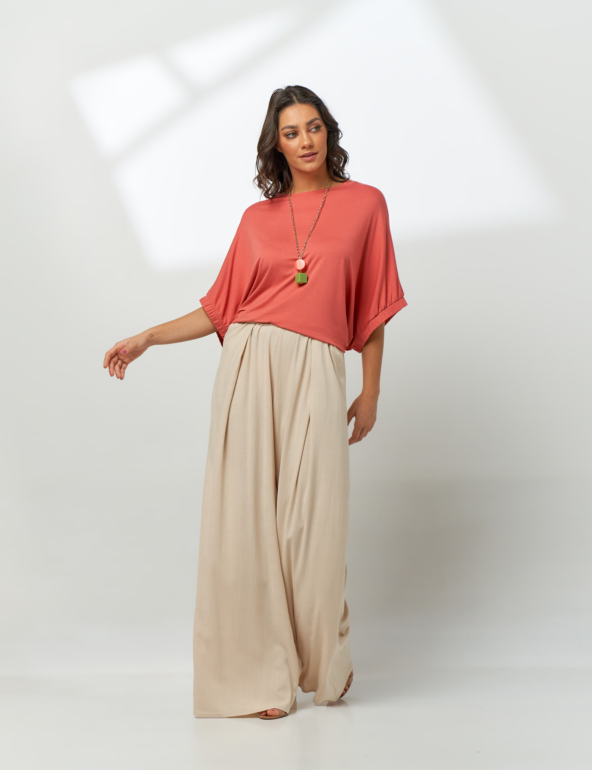 Calça Pantalona Linho Pregas Trigo-U